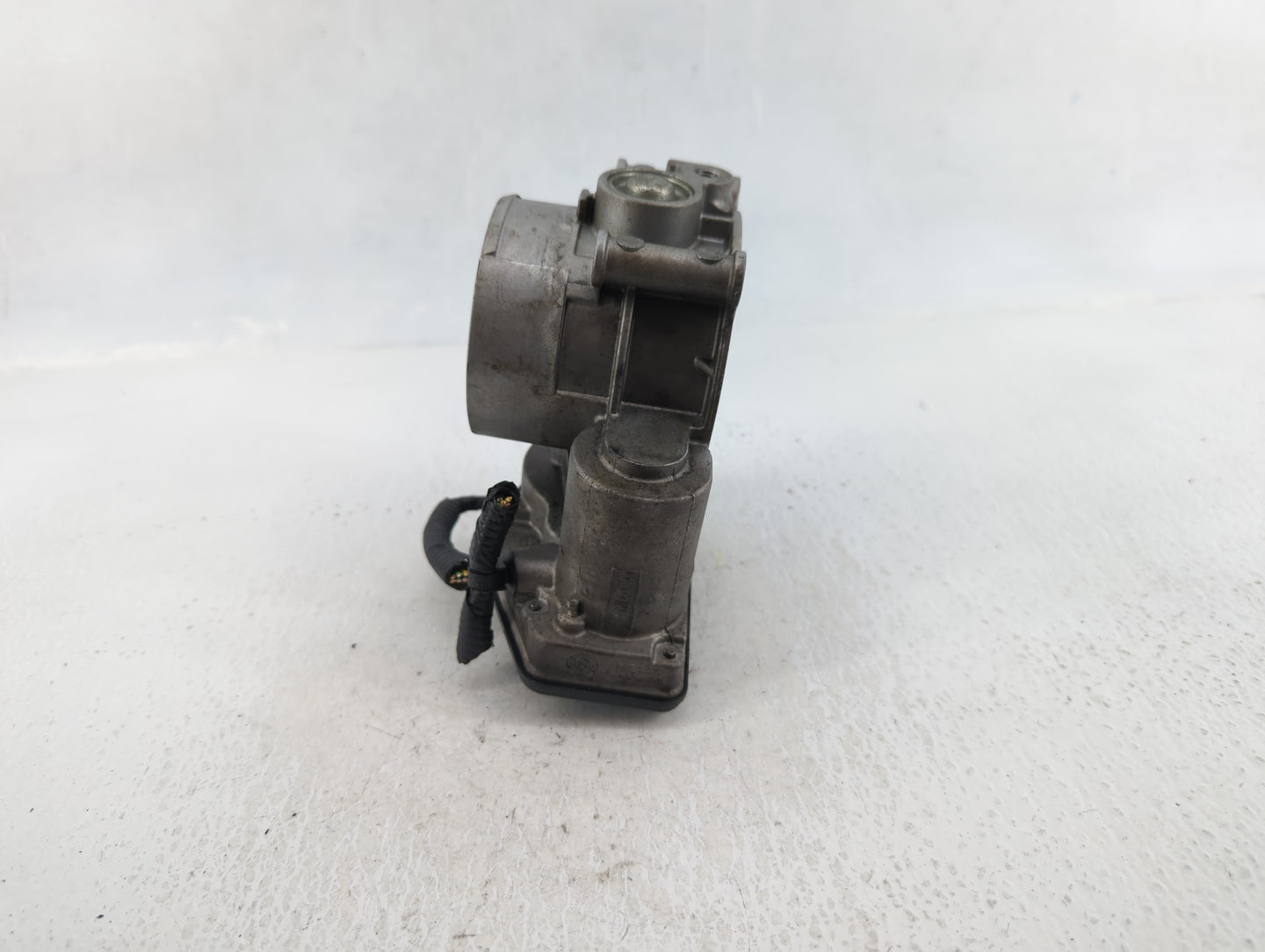 2011-2017 Ford Mustang Throttle Body P/N:AT4E-EH Fits Fits 2011 2012 2013 2014 2015 2016 2017 2018 2019 OEM Used Auto Parts 