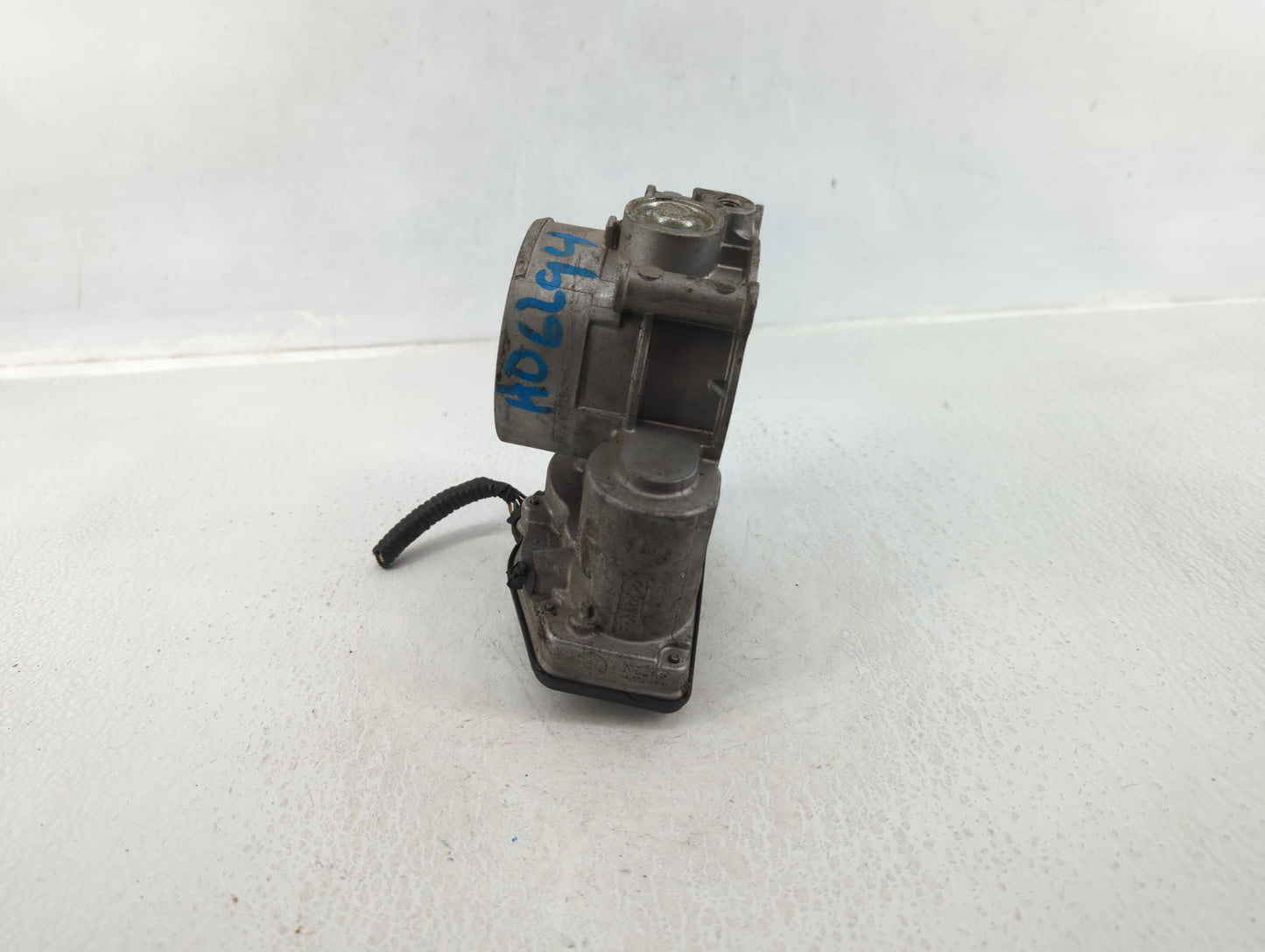 2011-2017 Ford Mustang Throttle Body P/N:AT4E-EH Fits Fits 2011 2012 2013 2014 2015 2016 2017 2018 2019 OEM Used Auto Parts 
