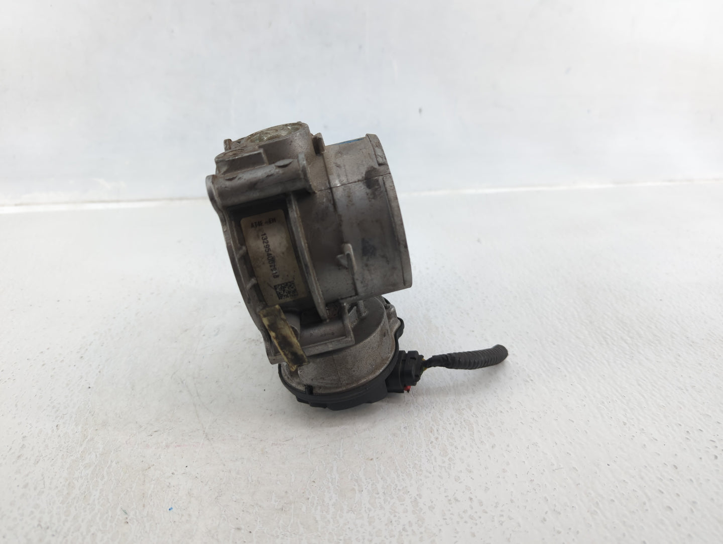 2011-2017 Ford Mustang Throttle Body P/N:AT4E-EH Fits Fits 2011 2012 2013 2014 2015 2016 2017 2018 2019 OEM Used Auto Parts 