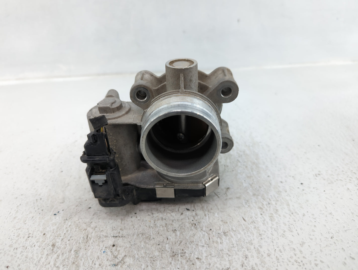 2011-2017 Ford Mustang Throttle Body P/N:12671379AA Fits Fits 2011 2012 2013 2014 2015 2016 2017 2018 2019 OEM Used Auto Par
