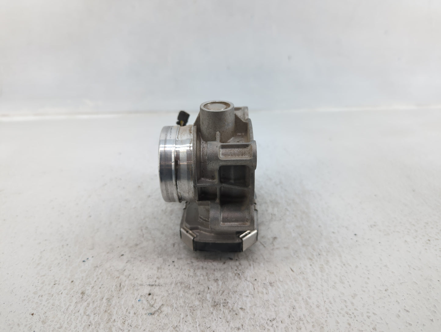 2011-2017 Ford Mustang Throttle Body P/N:12671379AA Fits Fits 2011 2012 2013 2014 2015 2016 2017 2018 2019 OEM Used Auto Par