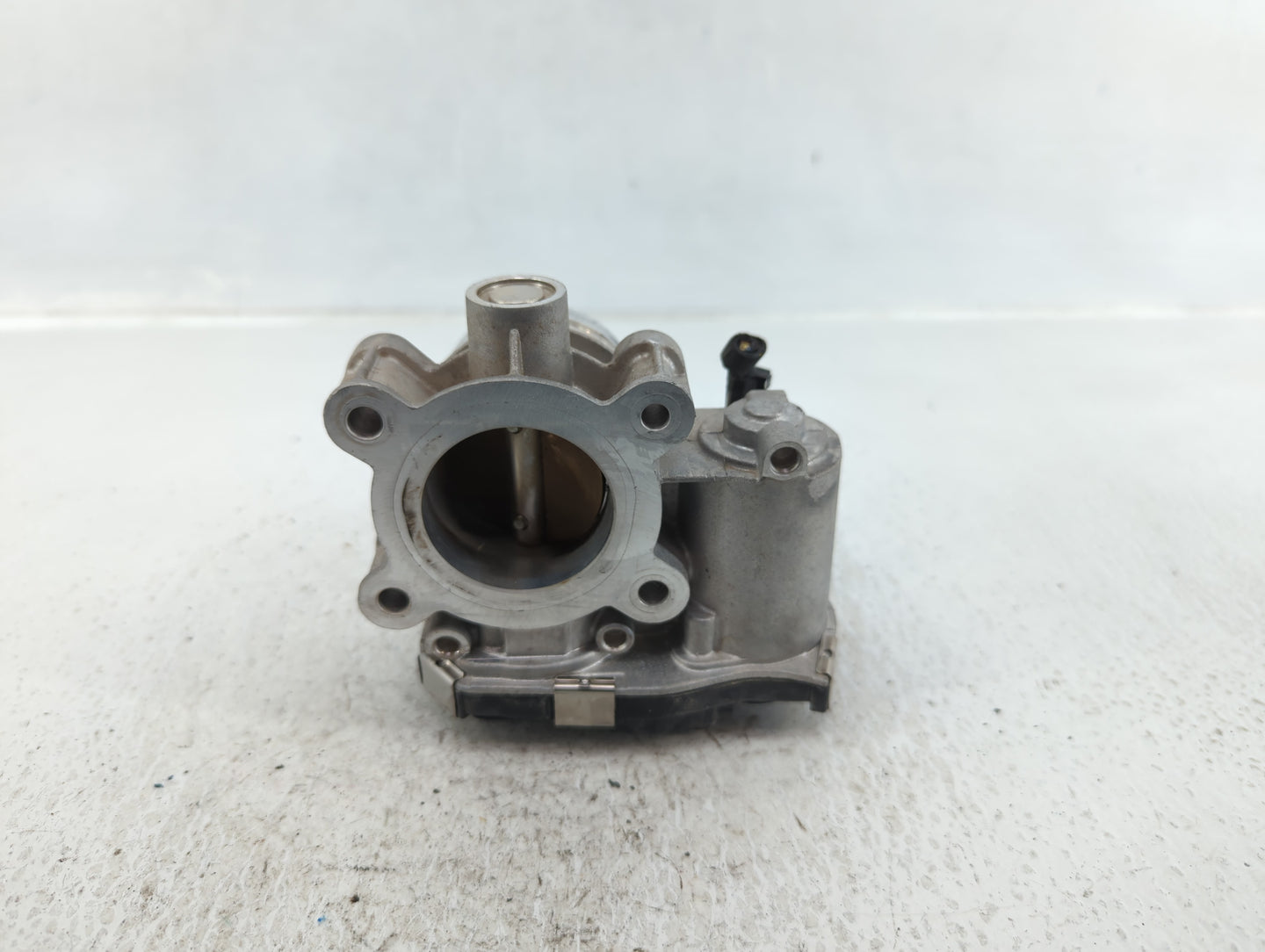 2011-2017 Ford Mustang Throttle Body P/N:12671379AA Fits Fits 2011 2012 2013 2014 2015 2016 2017 2018 2019 OEM Used Auto Par