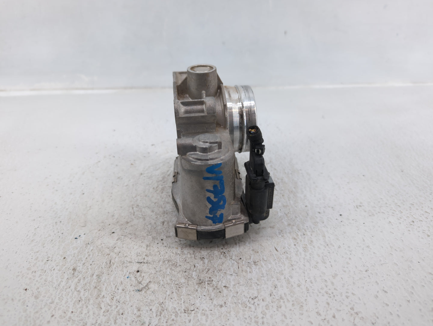 2011-2017 Ford Mustang Throttle Body P/N:12671379AA Fits Fits 2011 2012 2013 2014 2015 2016 2017 2018 2019 OEM Used Auto Par