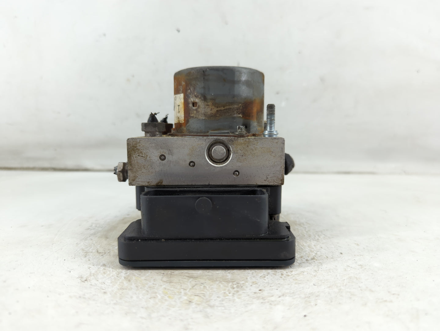 2014-2019 Ford Taurus ABS Pump Control Module Replacement P/N:DG13-2C405-A Fits Fits 2014 2015 2016 2017 2018 2019 OEM Used 