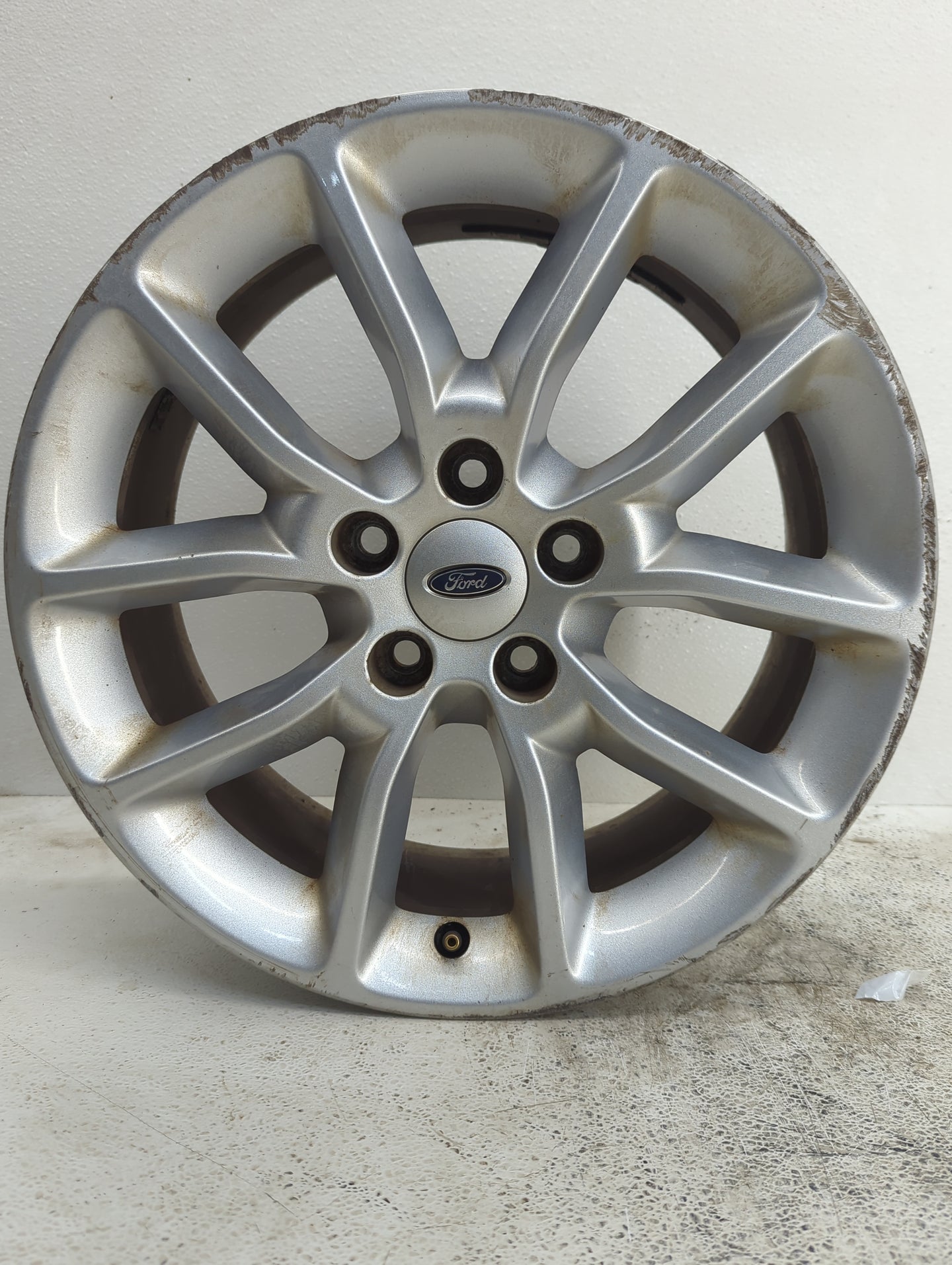 2013-2015 Ford Taurus Oem Wheel Rim - Oemusedautoparts1.com