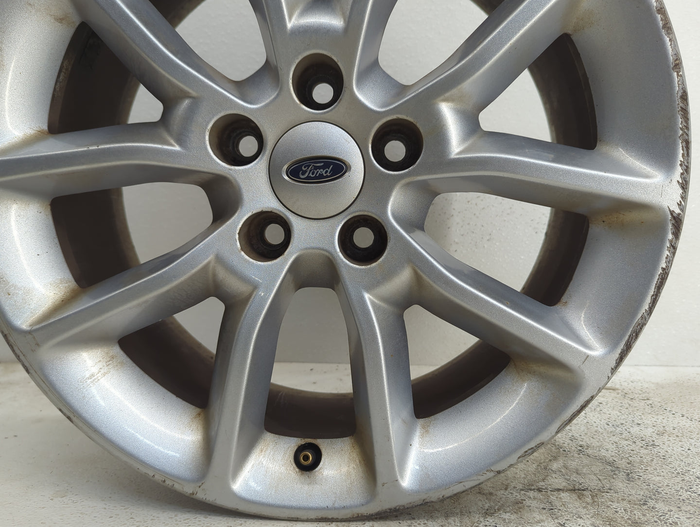 2013-2015 Ford Taurus Oem Wheel Rim - Oemusedautoparts1.com
