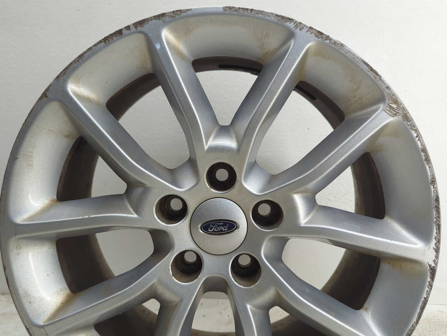 2013-2015 Ford Taurus Oem Wheel Rim - Oemusedautoparts1.com