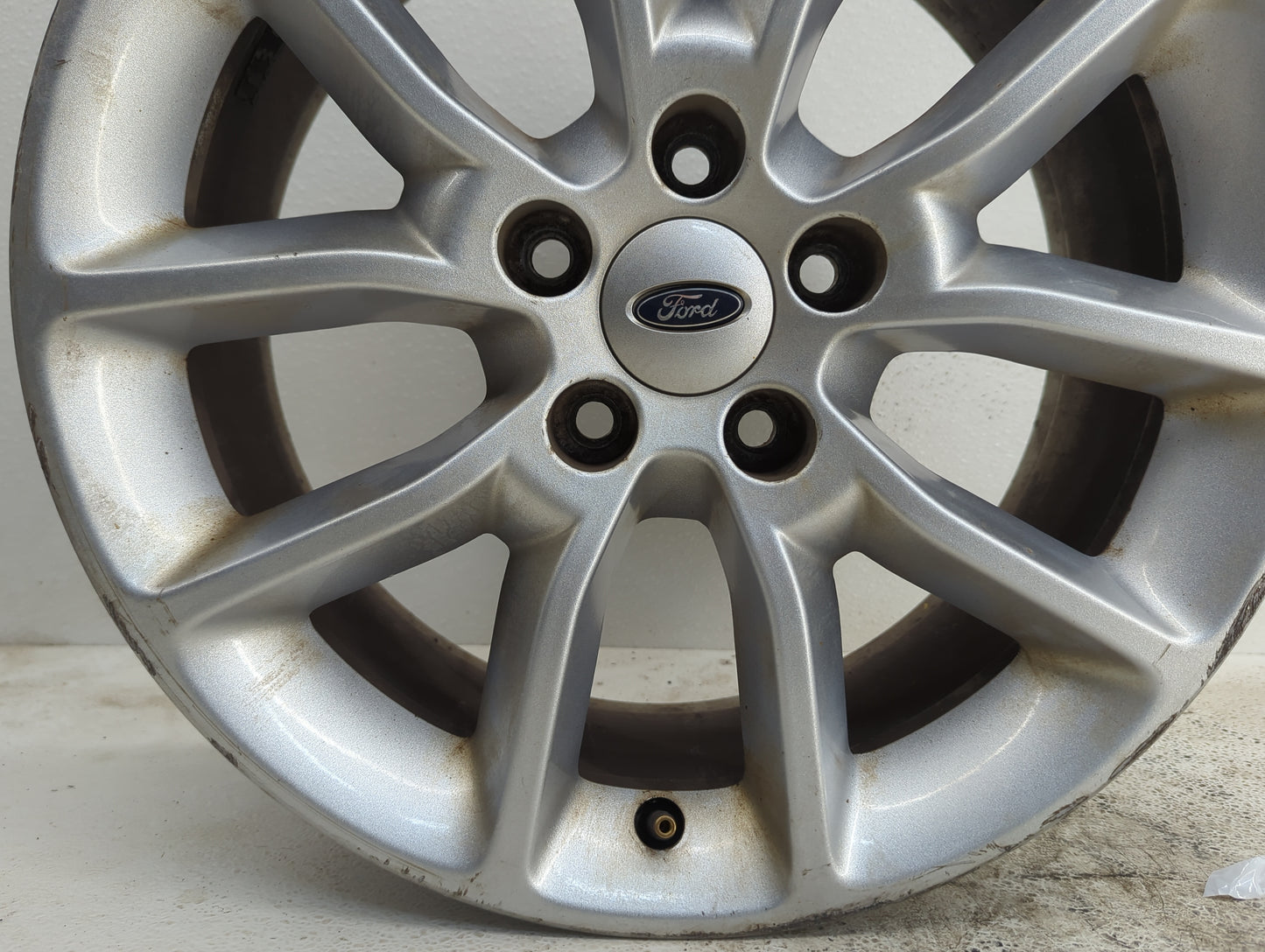2013-2015 Ford Taurus Oem Wheel Rim - Oemusedautoparts1.com