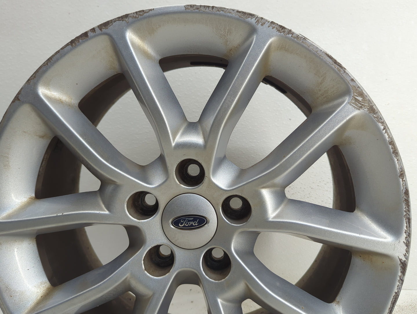 2013-2015 Ford Taurus Oem Wheel Rim - Oemusedautoparts1.com