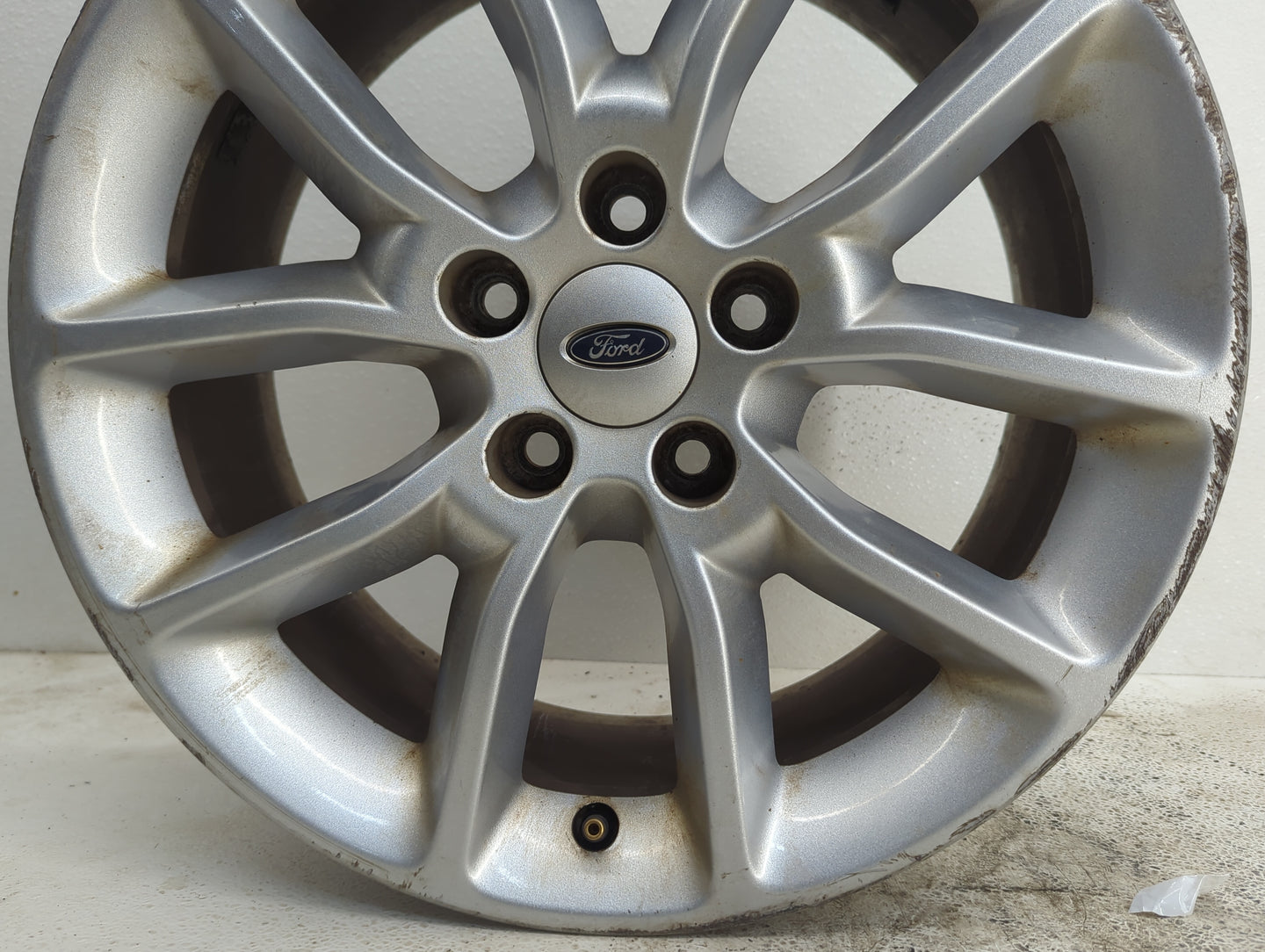 2013-2015 Ford Taurus Oem Wheel Rim - Oemusedautoparts1.com