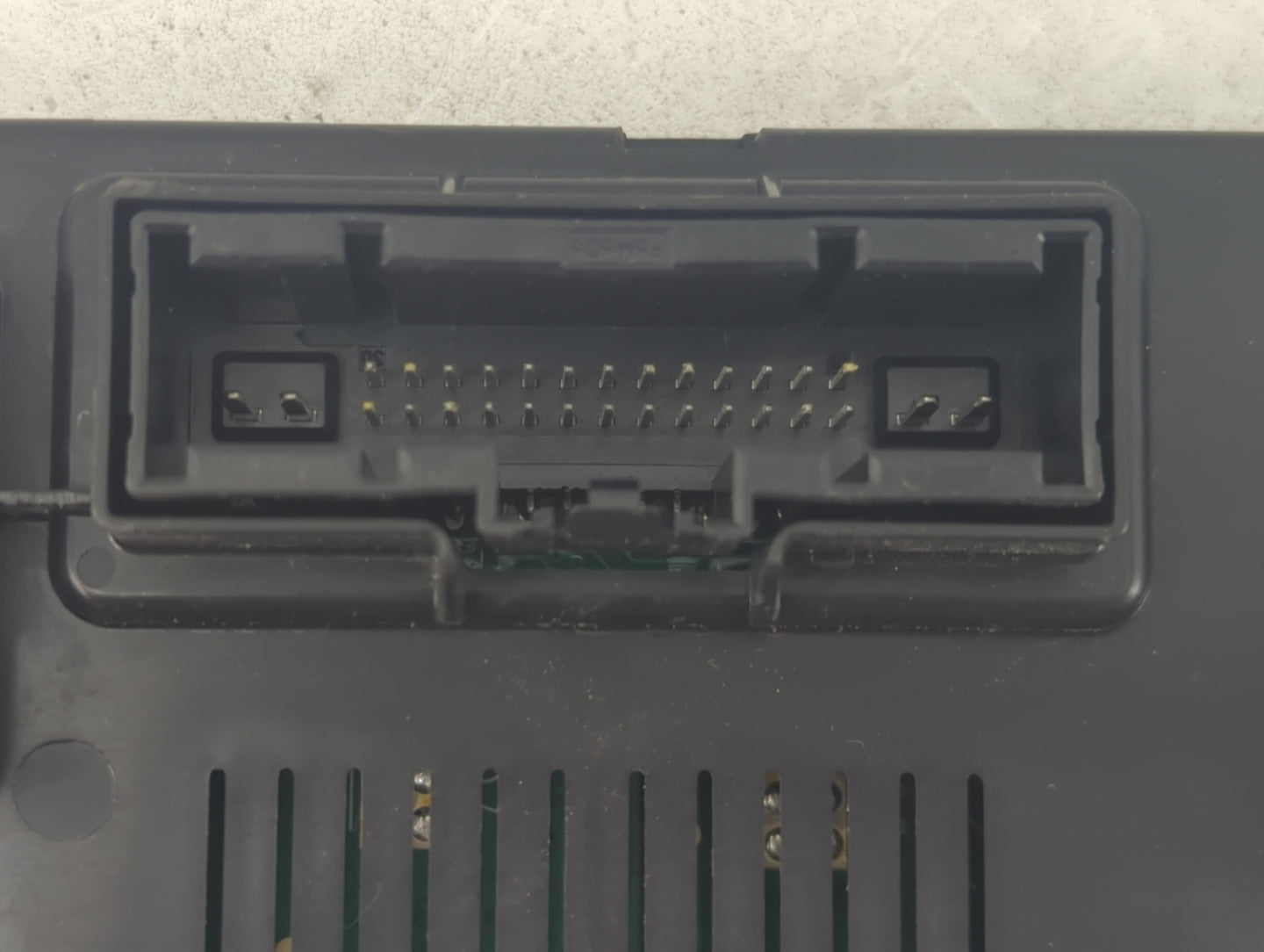 Ford Taurus Body Control Module Bcm Inner Cabin Fuse Box 1084231 - Oemusedautoparts1.com