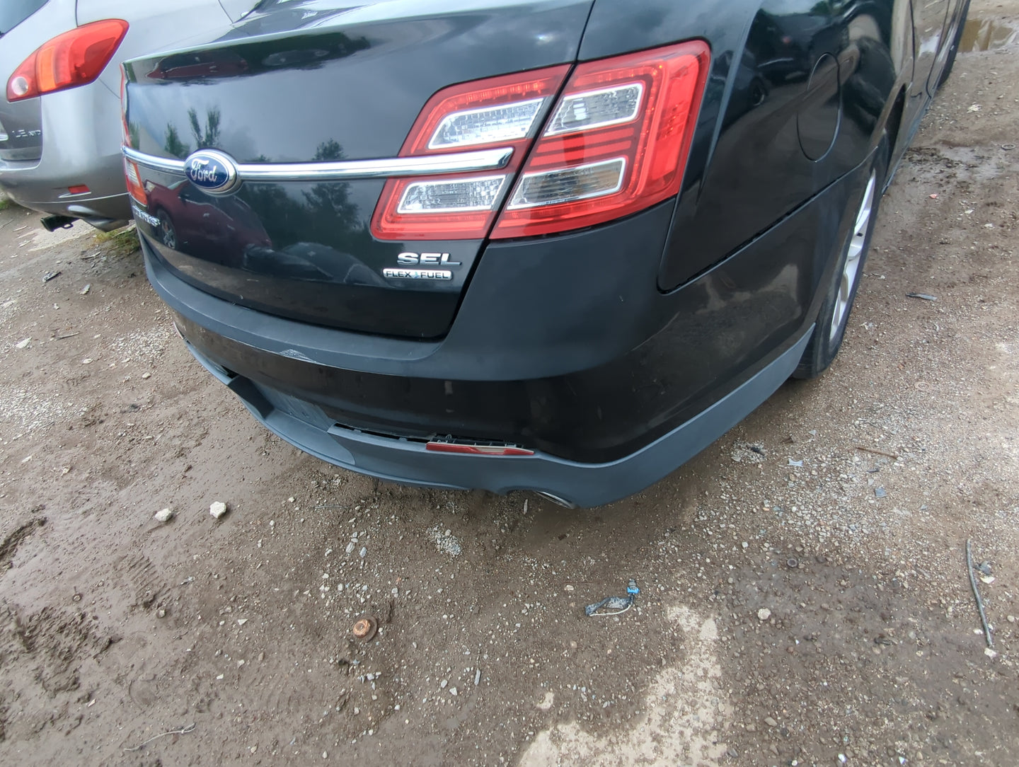 2013-2019 Ford Taurus Rear Bumper Assembly Oem - Oemusedautoparts1.com