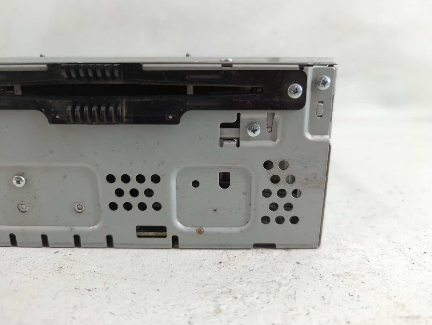 2014 Ford Taurus Radio AM FM Cd Player Receiver Replacement P/N:CQ-FJ32E1UMB Fits OEM Used Auto Parts - Oemusedautoparts1.co