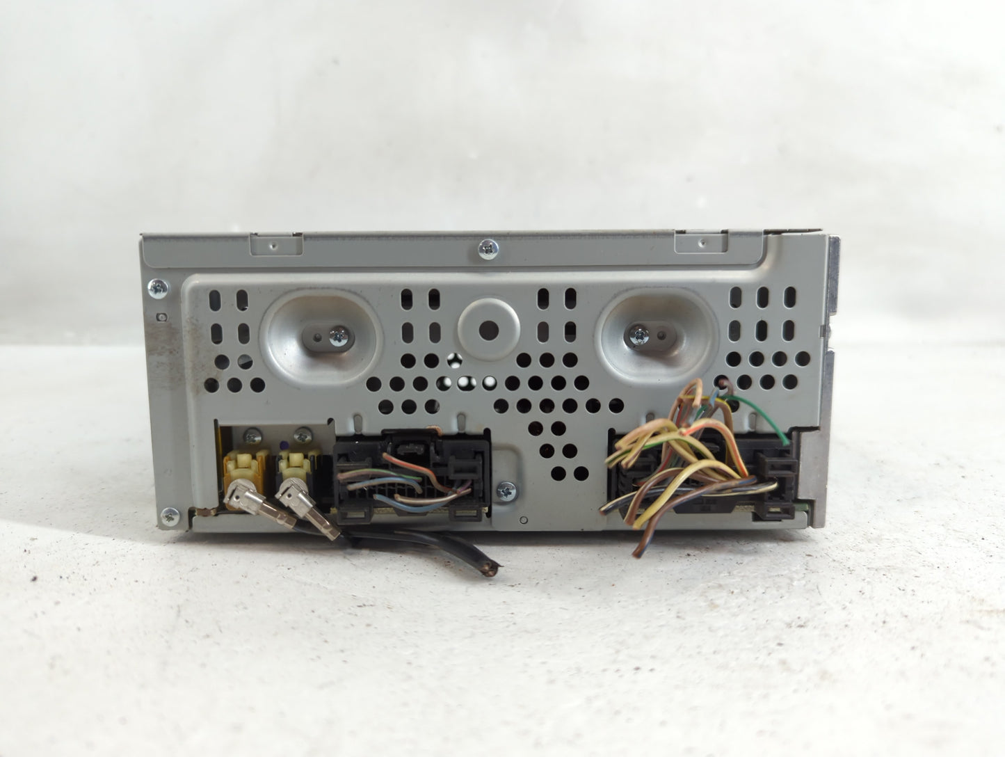 2014 Ford Taurus Radio AM FM Cd Player Receiver Replacement P/N:CQ-FJ32E1UMB Fits OEM Used Auto Parts - Oemusedautoparts1.co
