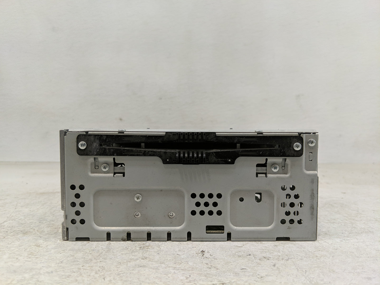 2014 Ford Taurus Radio AM FM Cd Player Receiver Replacement P/N:DG1T-19C107-FC Fits OEM Used Auto Parts - Oemusedautoparts1.