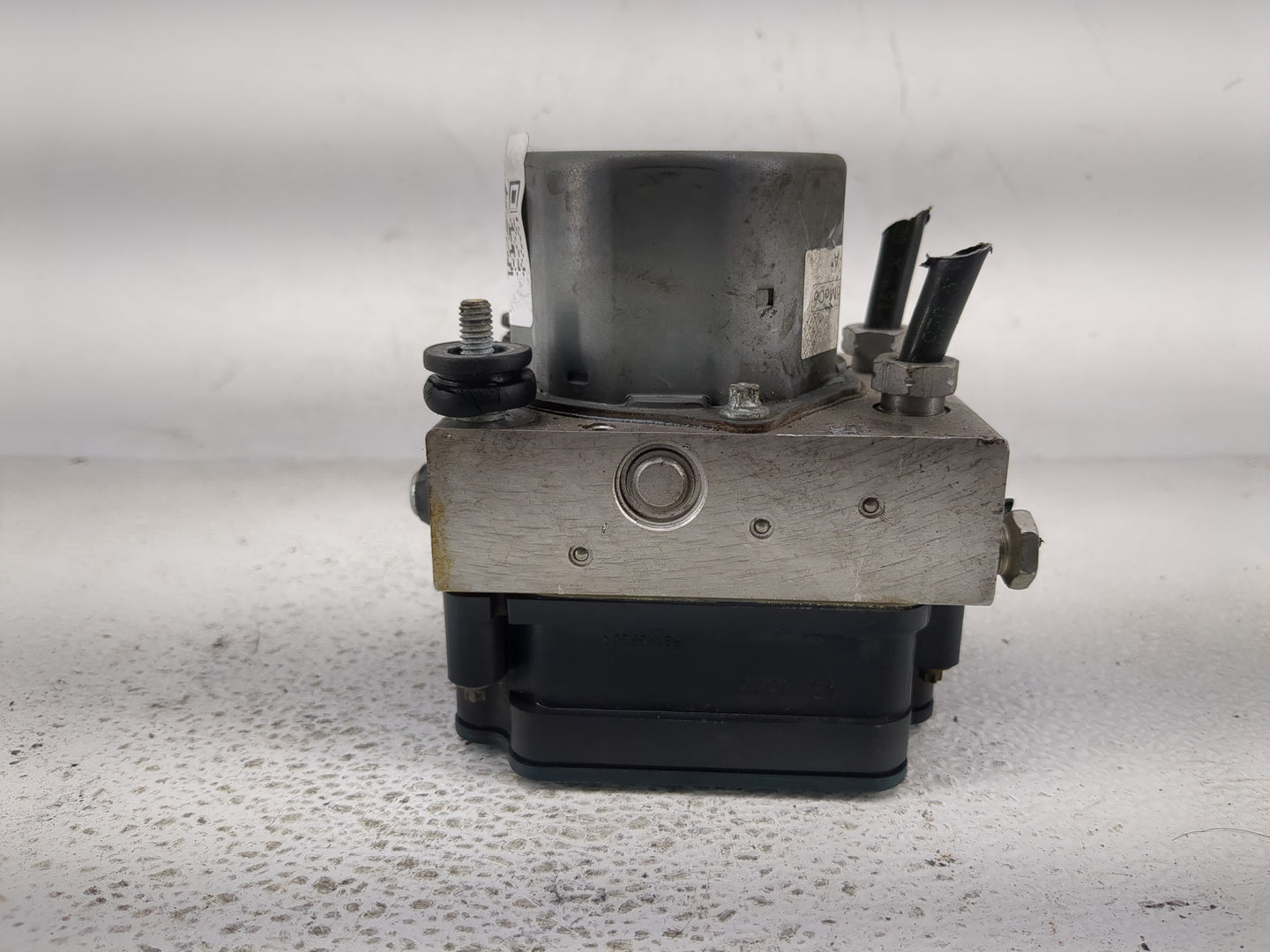 2013-2014 Ford Taurus ABS Pump Control Module Replacement P/N:DG13-2C405-A Fits Fits 2013 2014 OEM Used Auto Parts - Oemused