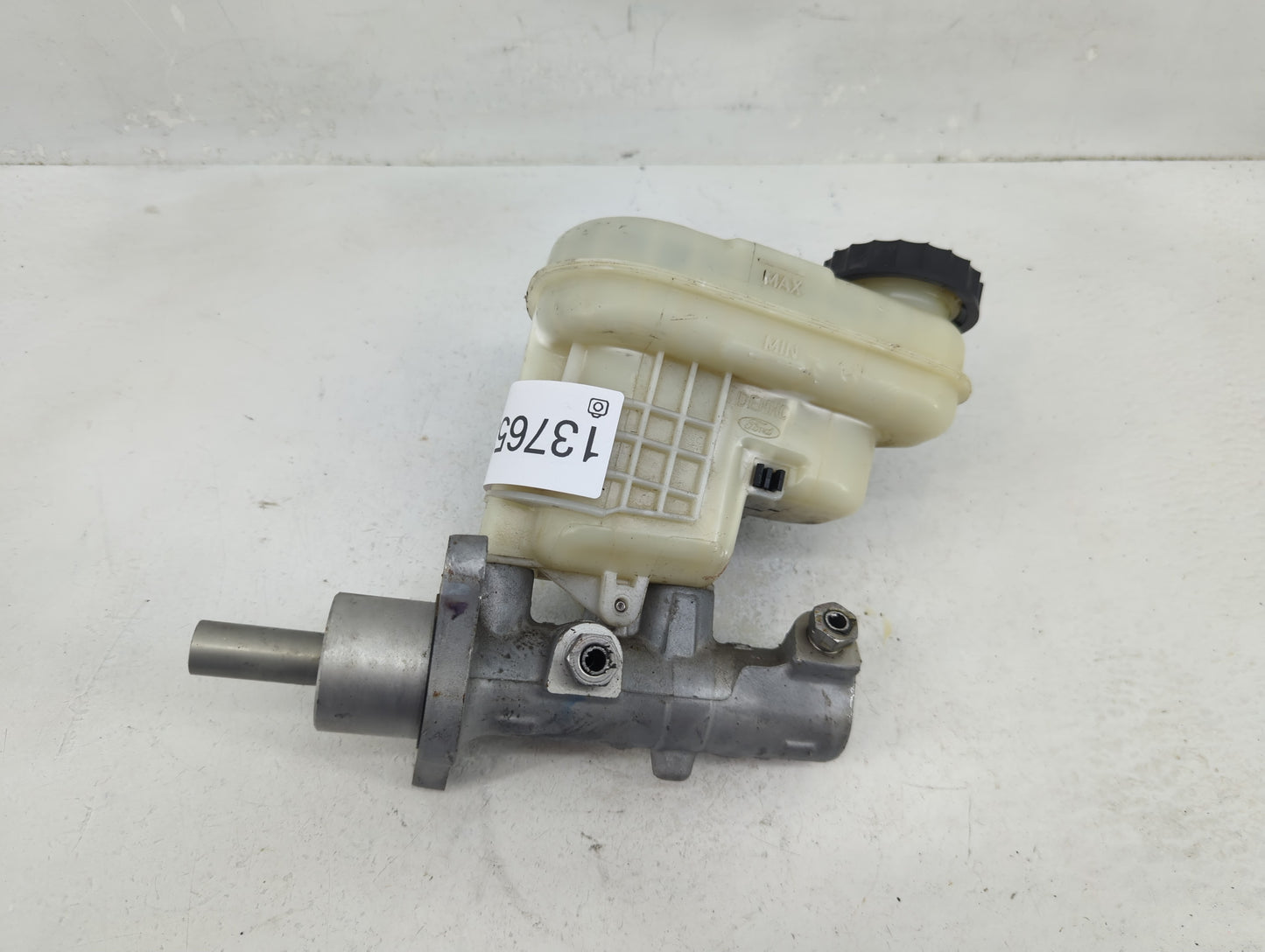2013-2019 Ford Taurus Brake Master Cylinder 1376535 - Oemusedautoparts1.com