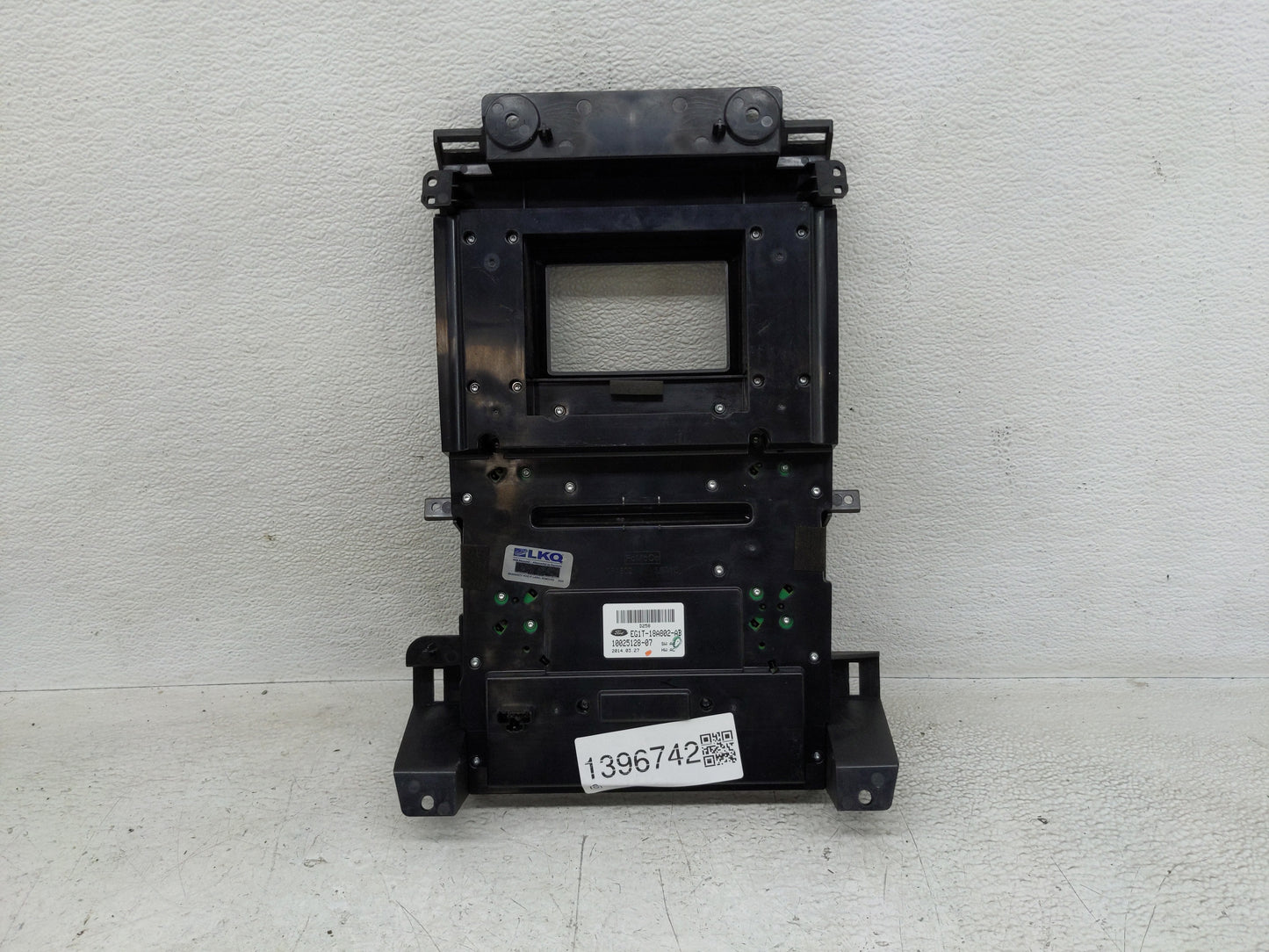 2014-2019 Ford Taurus Radio AM FM Cd Player Receiver Replacement P/N:EG1T-18A802-AB Fits Fits 2014 2015 2016 2017 2018 2019 