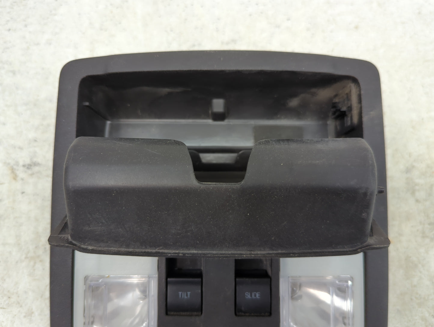 2014 Ford Taurus Overhead Roof Console - Oemusedautoparts1.com