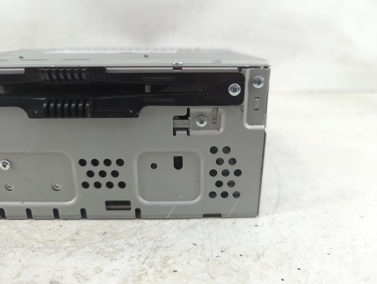 2013-2015 Ford Taurus Radio AM FM Cd Player Receiver Replacement P/N:DG1T-19C107-FC Fits Fits 2013 2014 2015 OEM Used Auto P
