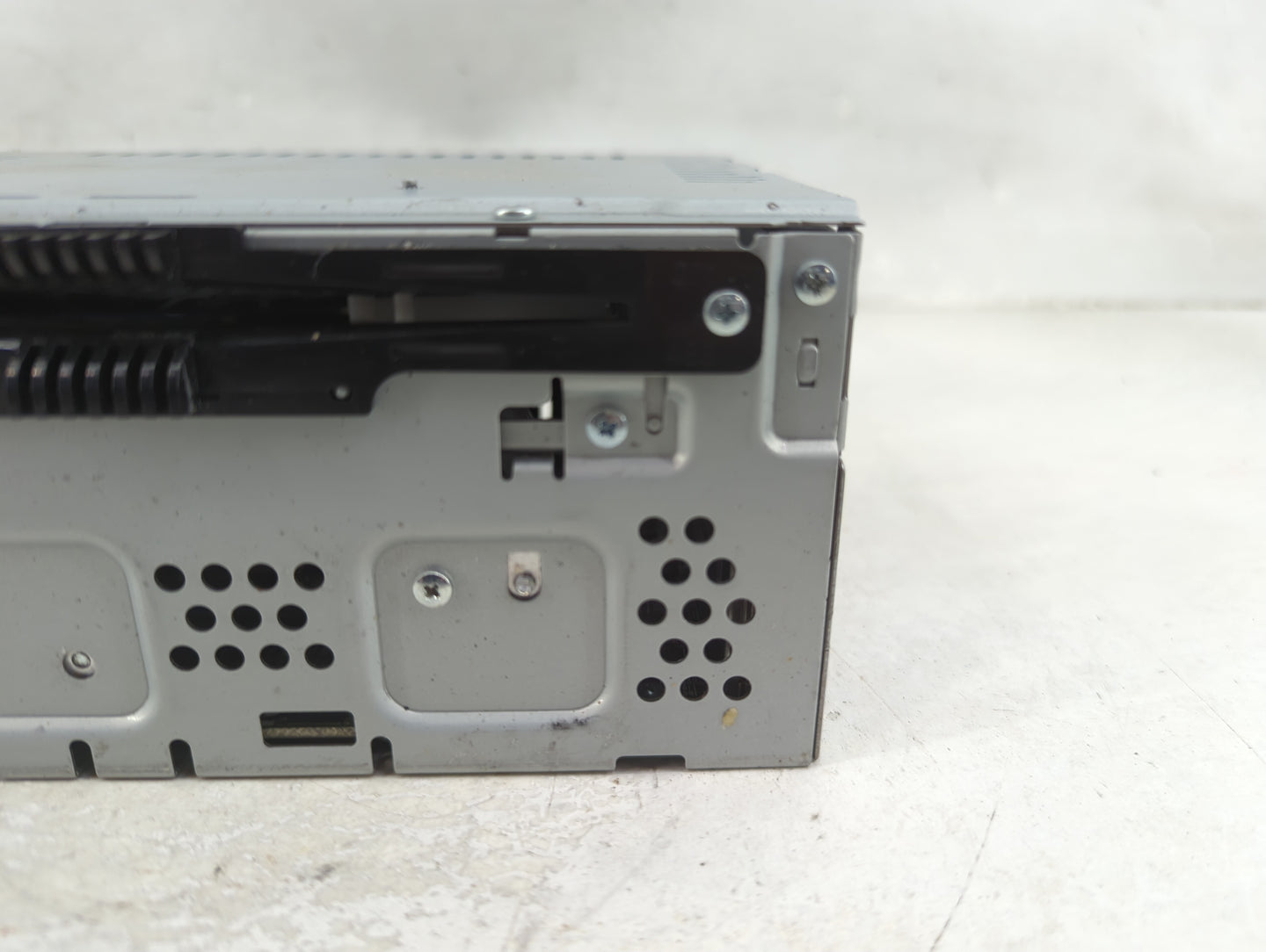 2013-2015 Ford Taurus Radio AM FM Cd Player Receiver Replacement P/N:CQ-FJ32E0UMB Fits Fits 2013 2014 2015 OEM Used Auto Par