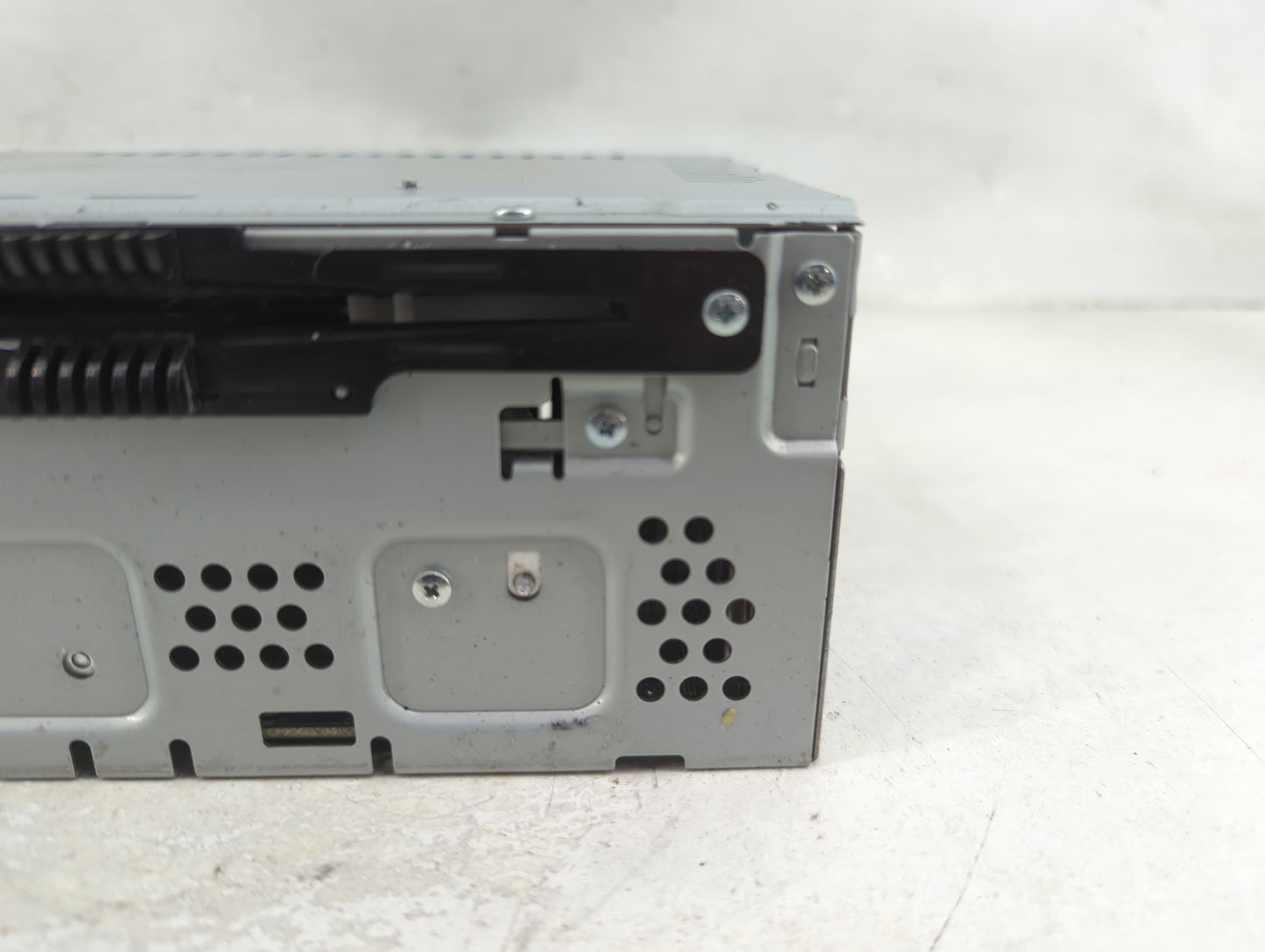 2013-2015 Ford Taurus Radio AM FM Cd Player Receiver Replacement P/N:CQ-FJ32E0UMB Fits Fits 2013 2014 2015 OEM Used Auto Par
