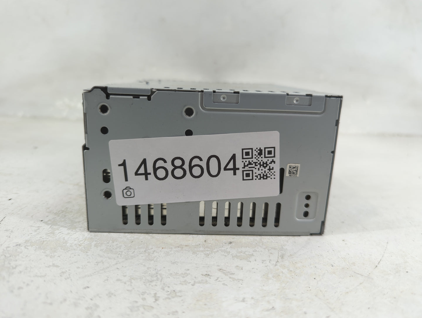 2013-2015 Ford Taurus Radio AM FM Cd Player Receiver Replacement P/N:CQ-FJ32E0UMB Fits Fits 2013 2014 2015 OEM Used Auto Par