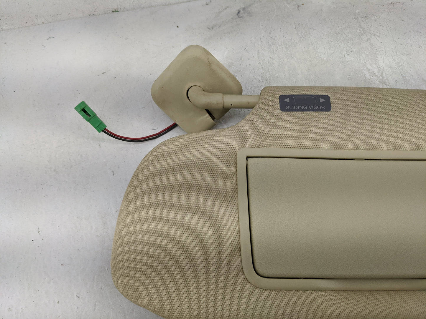 2013-2019 Ford Taurus Sun Visor Shade Replacement Driver Left Mirror Fits Fits 2013 2014 2015 2016 2017 2018 2019 OEM Used A