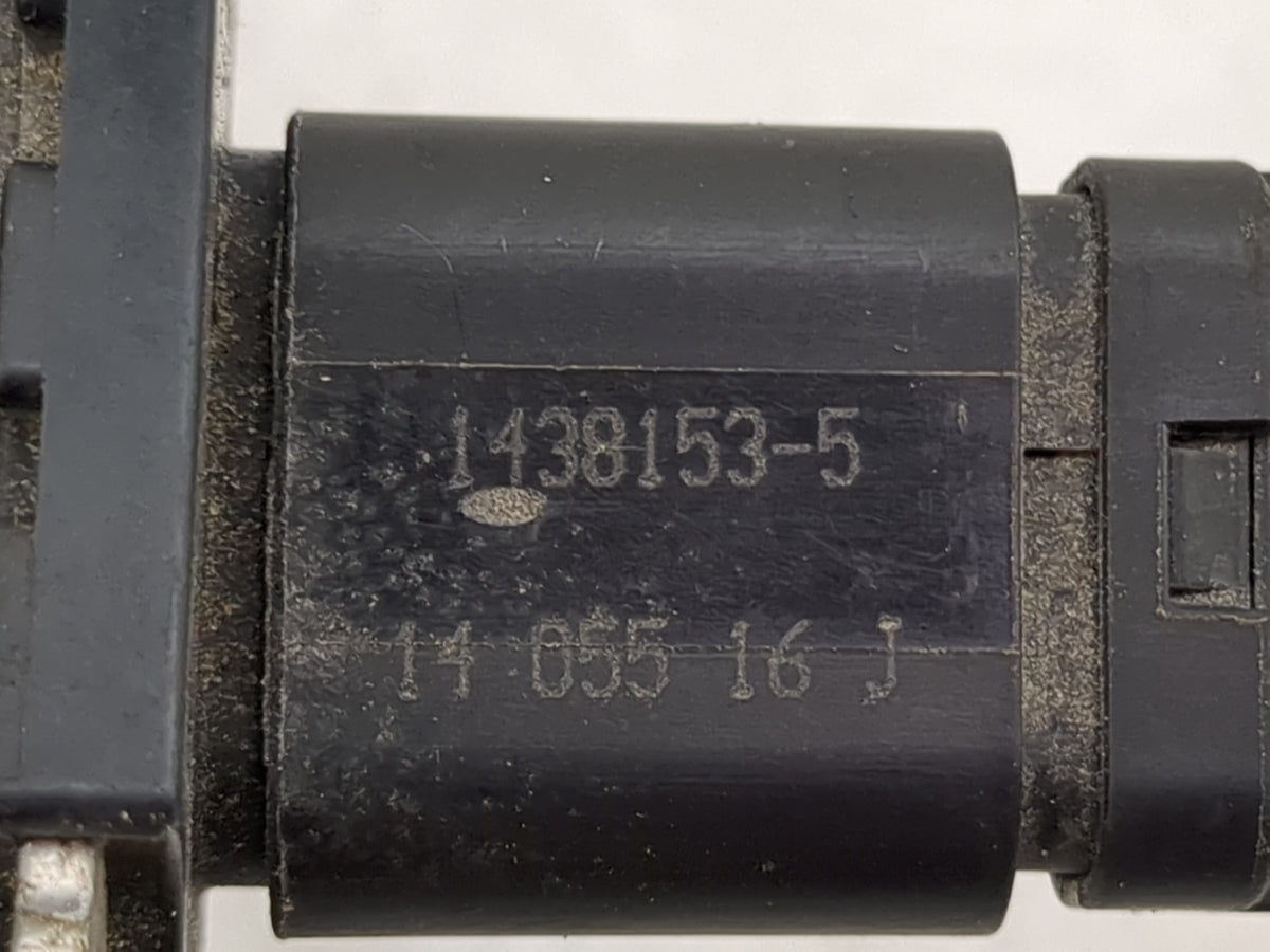 2013-2016 Ford Taurus Mass Air Flow Meter Maf Sensor 1486055 - Oemusedautoparts1.com