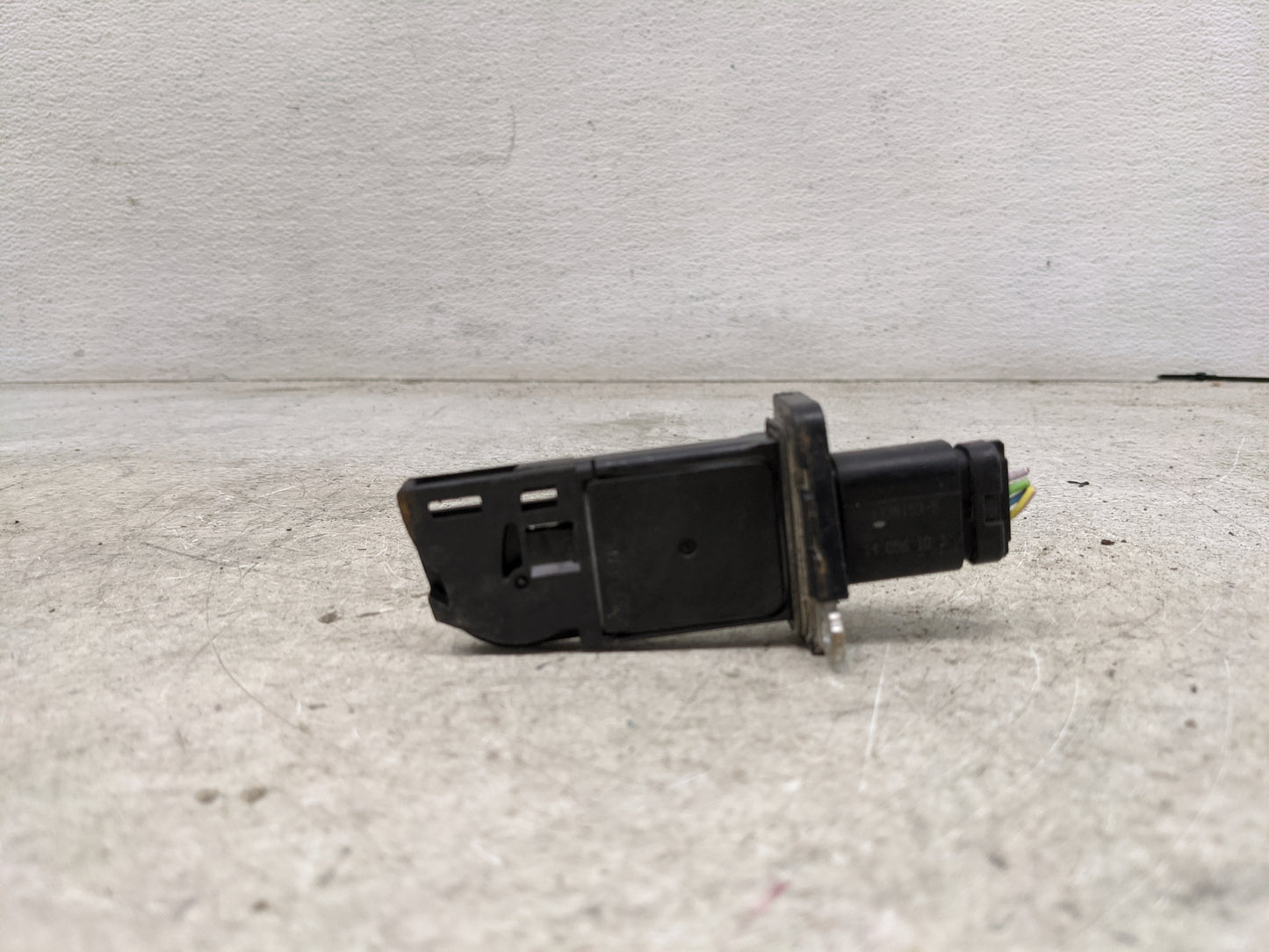 2013-2016 Ford Taurus Mass Air Flow Meter Maf 1489641 - Oemusedautoparts1.com