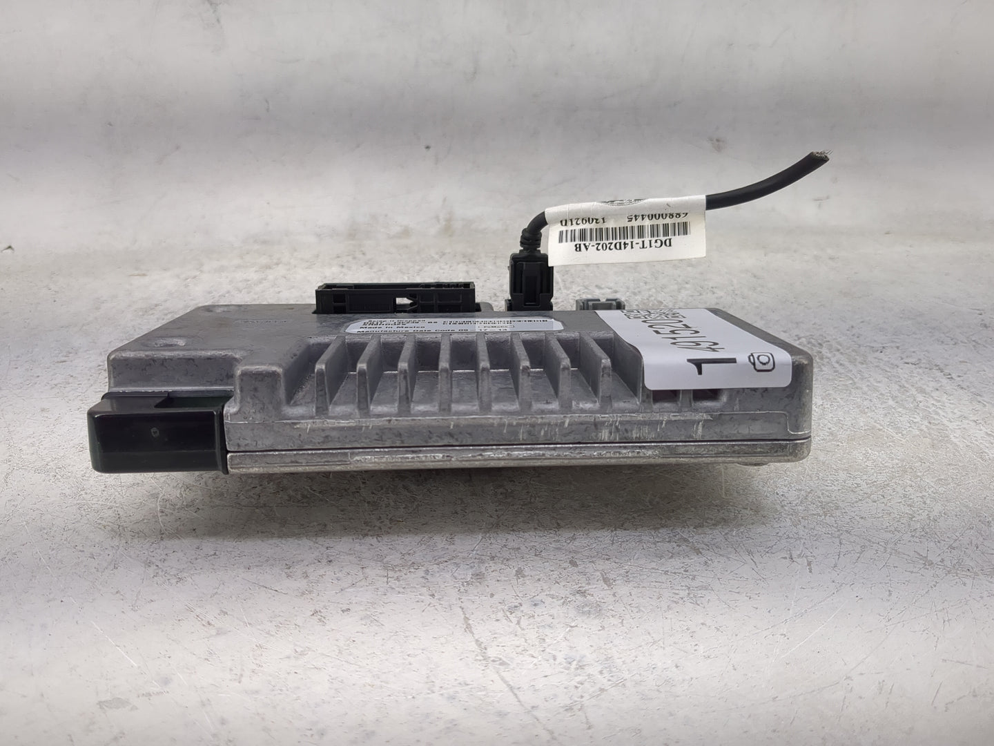 2013-2016 Ford Taurus Radio Display Info Screen Oem 1491520 - Oemusedautoparts1.com