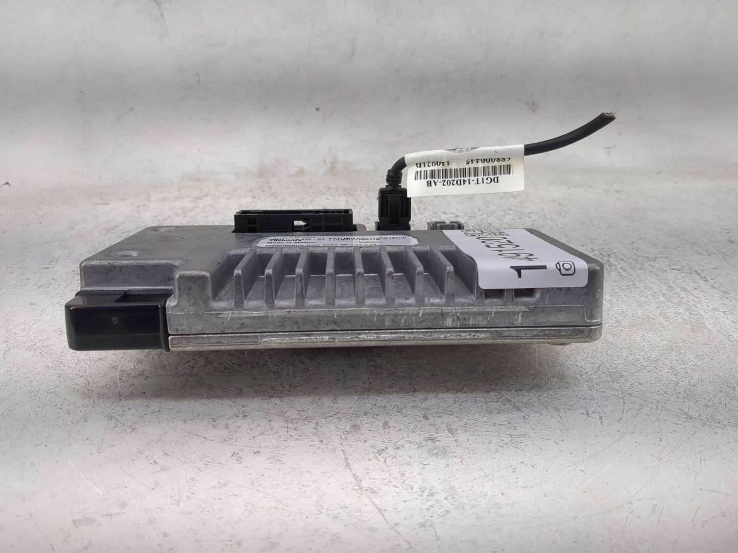 2013-2016 Ford Taurus Radio Display Info Screen Oem 1491520 - Oemusedautoparts1.com