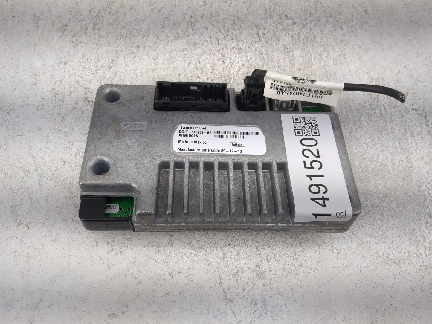 2013-2016 Ford Taurus Radio Display Info Screen Oem 1491520 - Oemusedautoparts1.com