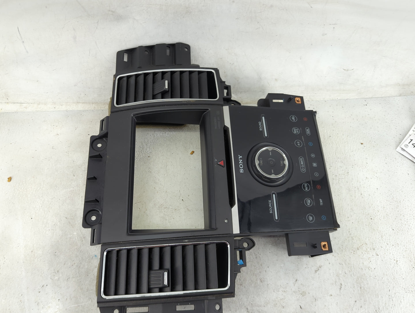 2014-2019 Ford Taurus Radio Control Panel 1491563 - Oemusedautoparts1.com