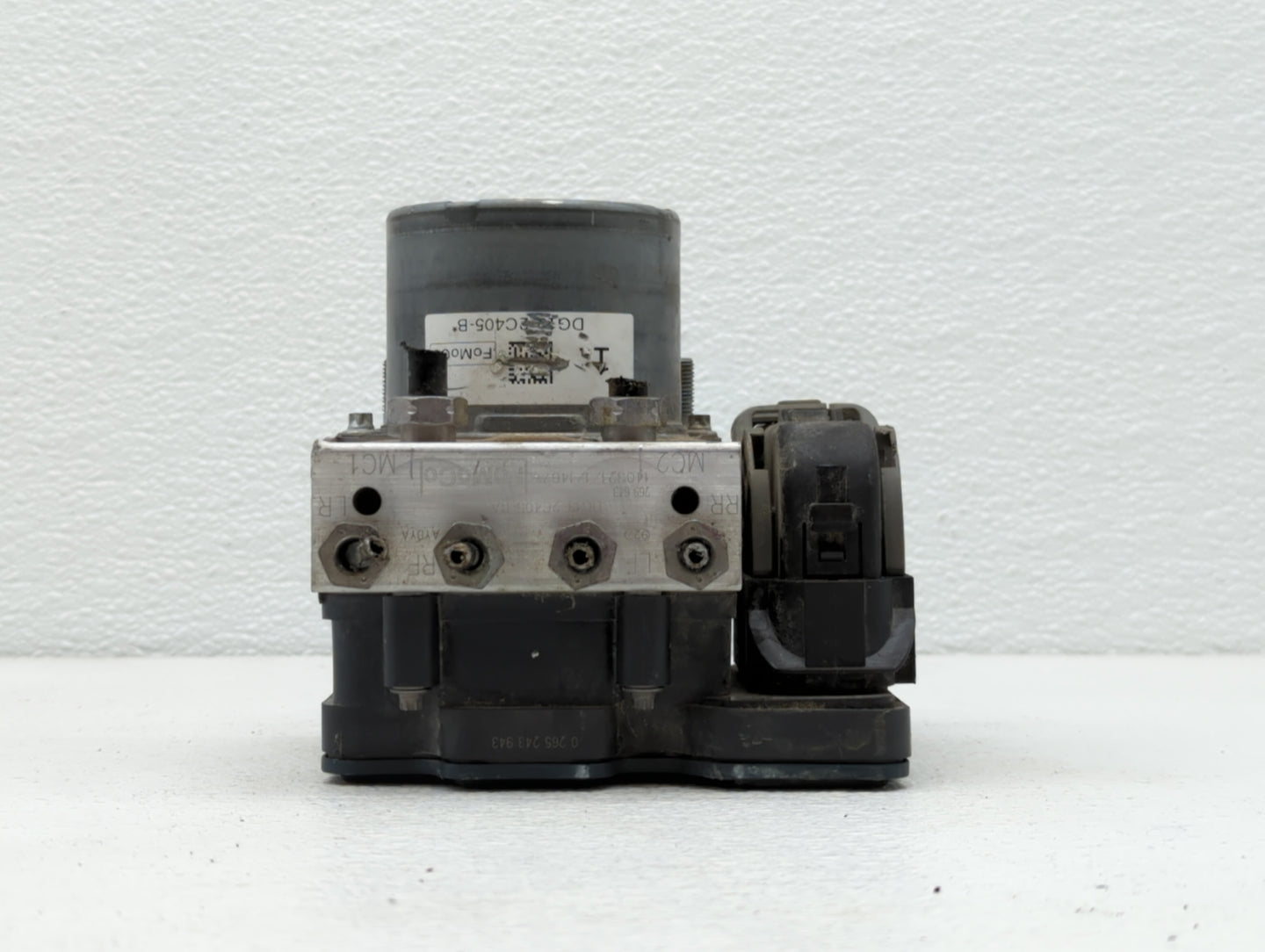2014-2019 Ford Taurus ABS Pump Control Module Replacement P/N:FG13-2C405-A DG13-2C405-BA Fits Fits 2014 2015 2016 2017 2018 