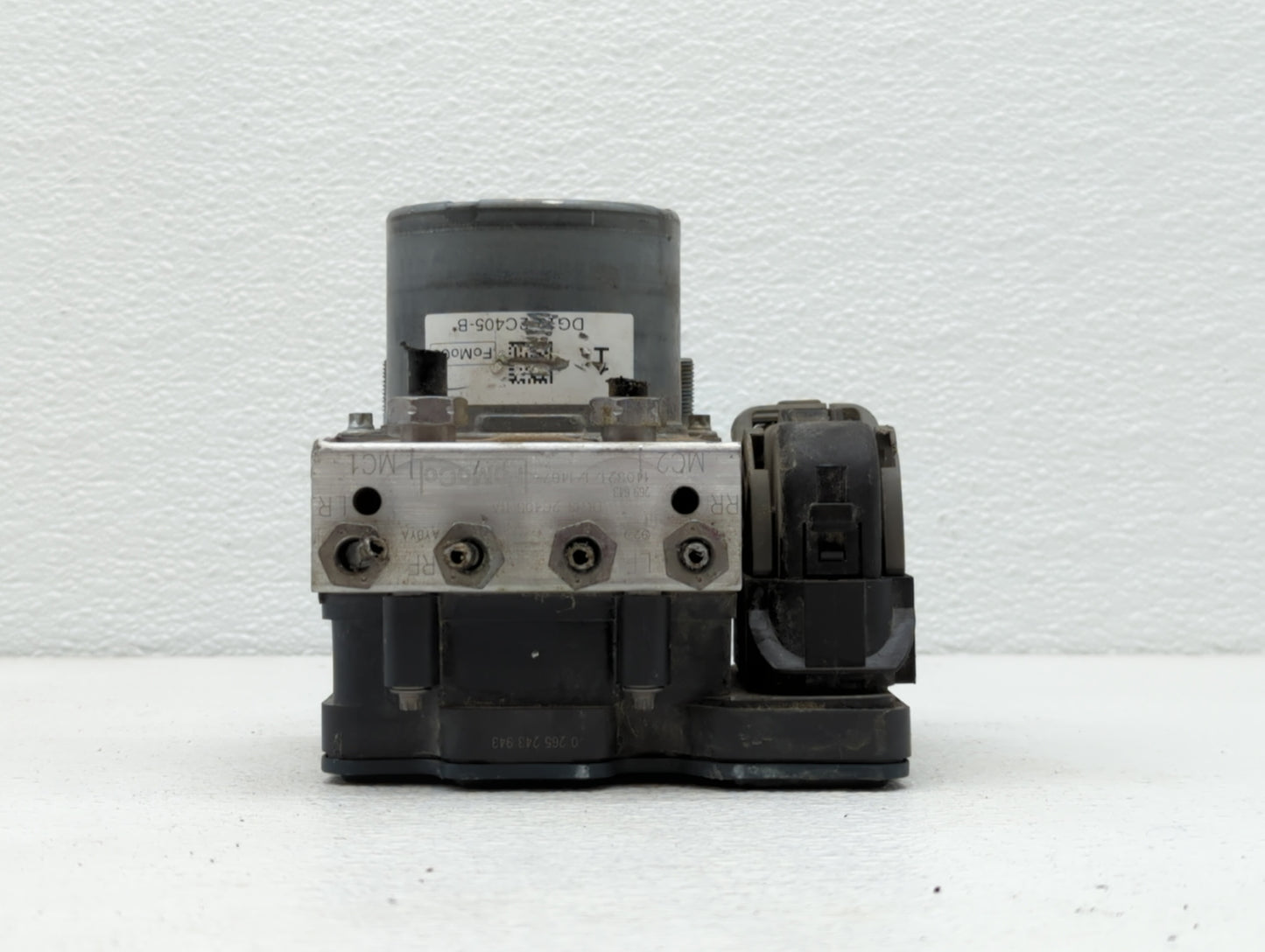 2014-2019 Ford Taurus ABS Pump Control Module Replacement P/N:FG13-2C405-A DG13-2C405-BA Fits Fits 2014 2015 2016 2017 2018 