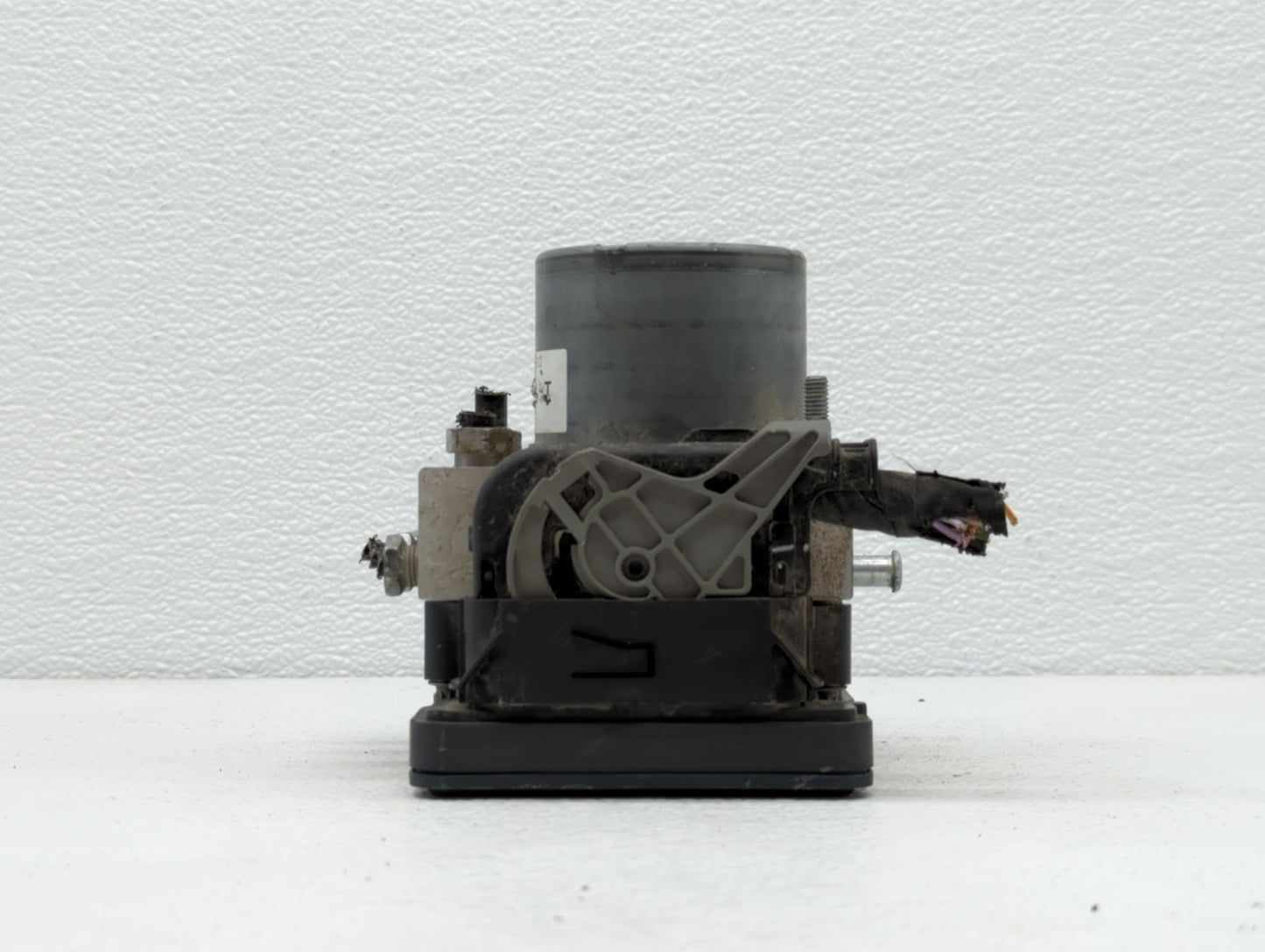 2014-2019 Ford Taurus ABS Pump Control Module Replacement P/N:FG13-2C405-A DG13-2C405-BA Fits Fits 2014 2015 2016 2017 2018 