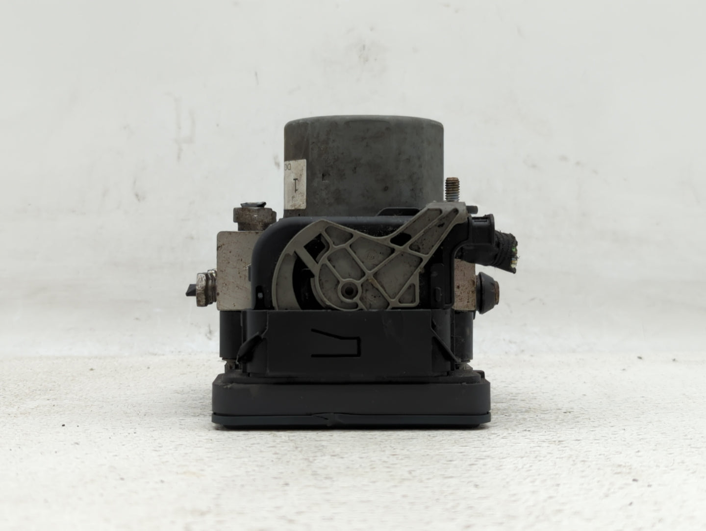 2014-2019 Ford Taurus ABS Pump Control Module Replacement P/N:DG13-2C405-A Fits Fits 2014 2015 2016 2017 2018 2019 OEM Used 