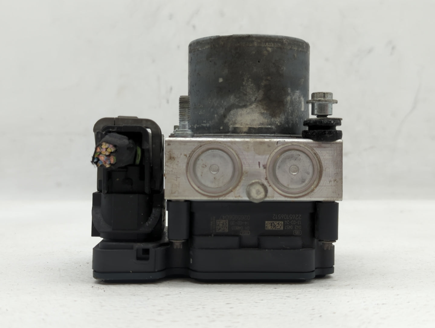 2014-2019 Ford Taurus ABS Pump Control Module Replacement P/N:DG13-2C405-BA Fits Fits 2014 2015 2016 2017 2018 2019 OEM Used