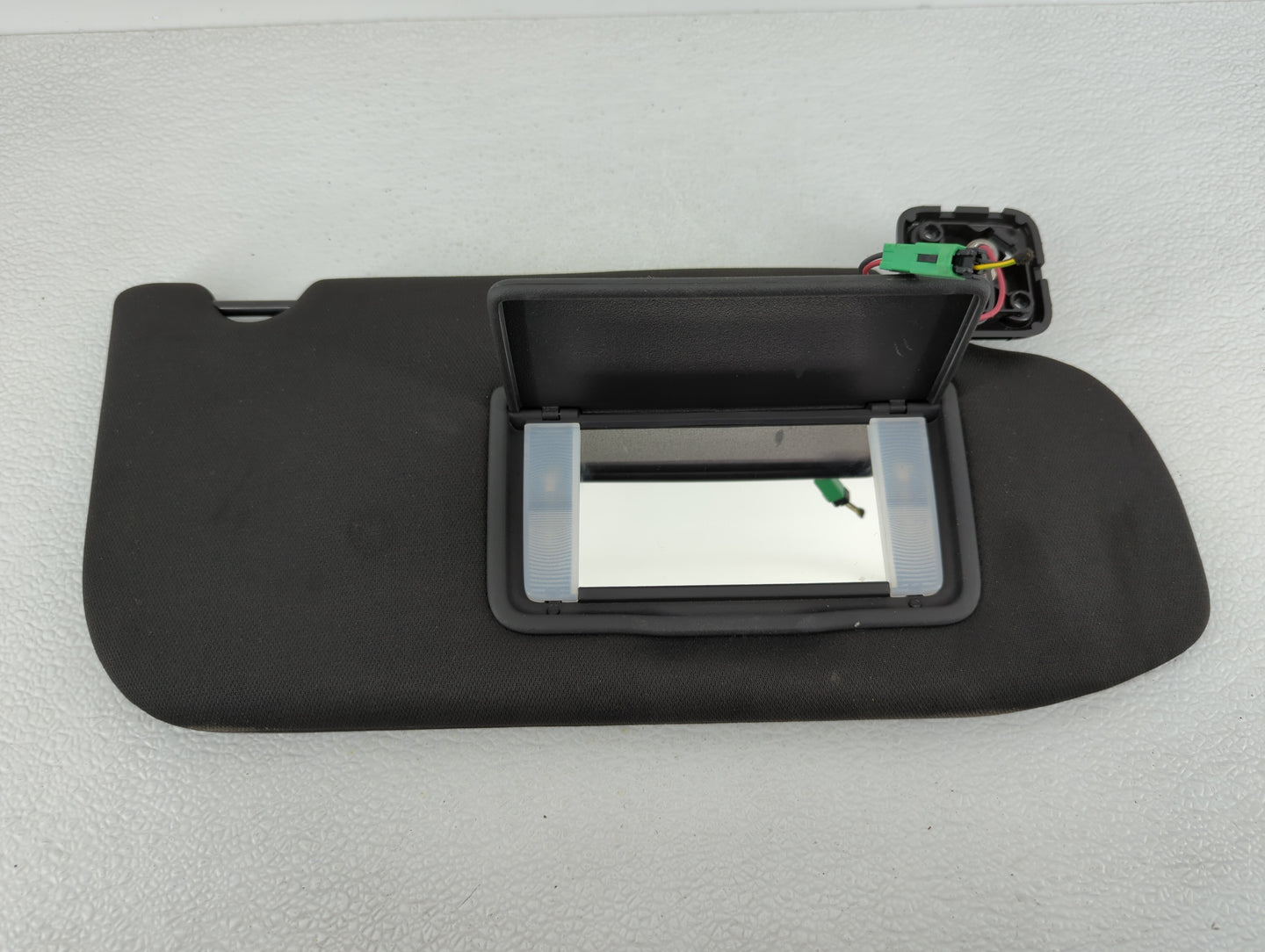 2013-2019 Ford Taurus Sun Visor Shade Replacement Passenger Right Mirror Fits OEM Used Auto Parts - Oemusedautoparts1.com
