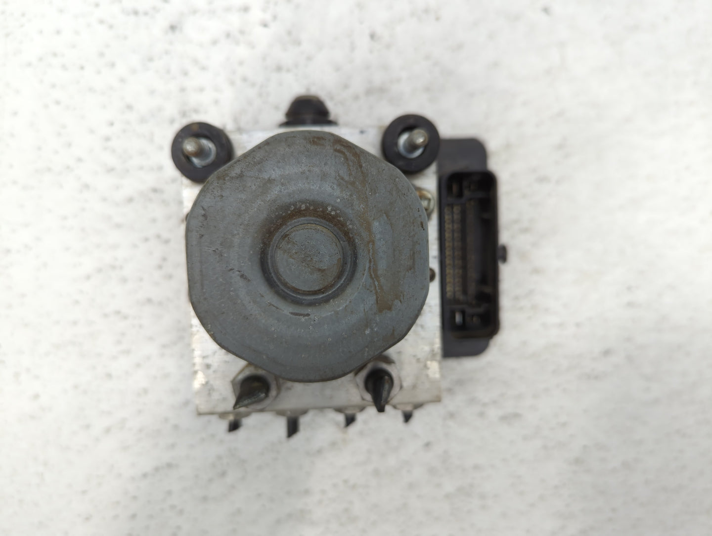 2014-2019 Ford Taurus ABS Pump Control Module Replacement P/N:DG13-2C405-AG DG13-2C405-BA Fits Fits 2014 2015 2016 2017 2018