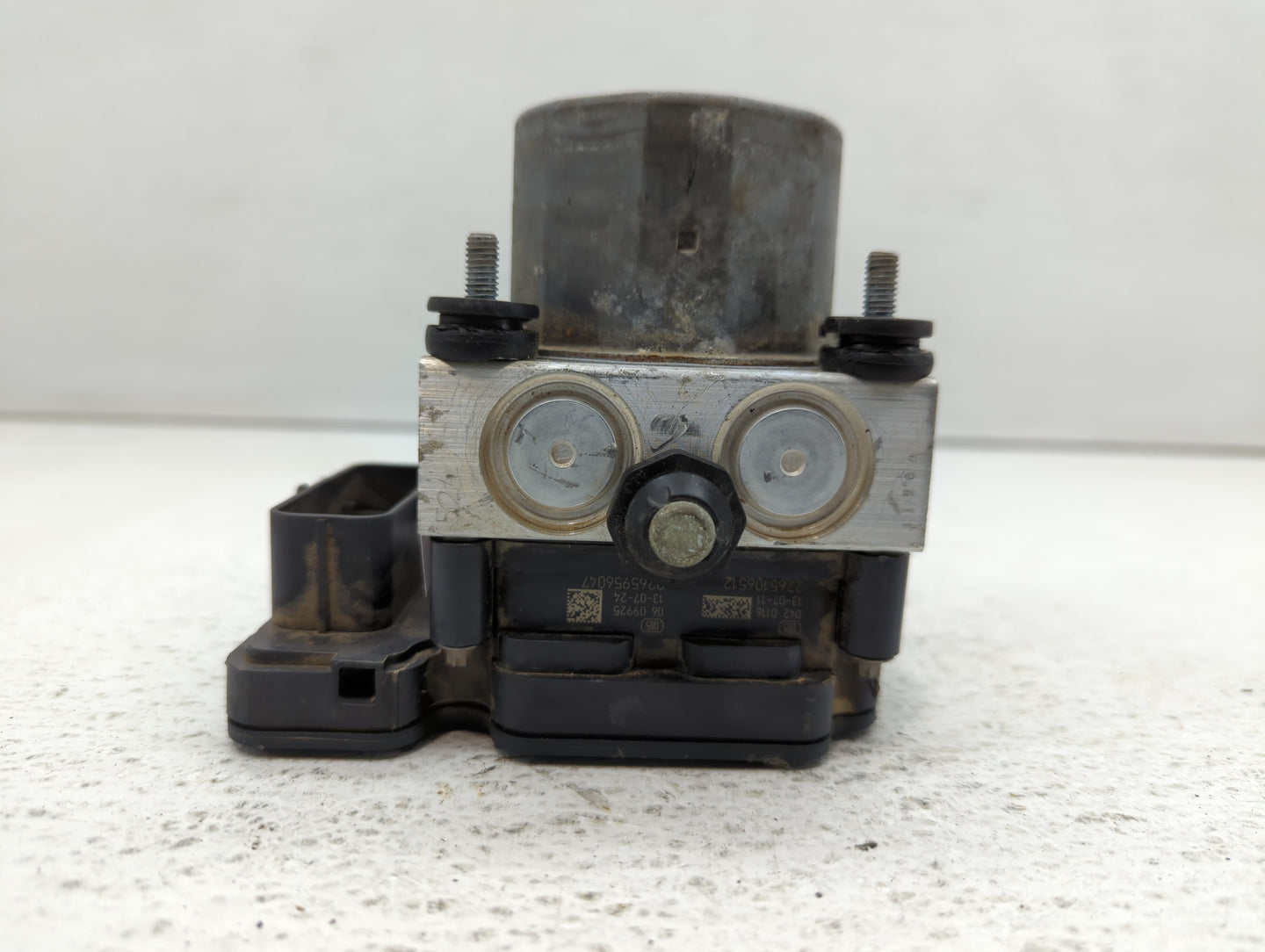 2014-2019 Ford Taurus ABS Pump Control Module Replacement P/N:DG13-2C405-AG DG13-2C405-BA Fits Fits 2014 2015 2016 2017 2018
