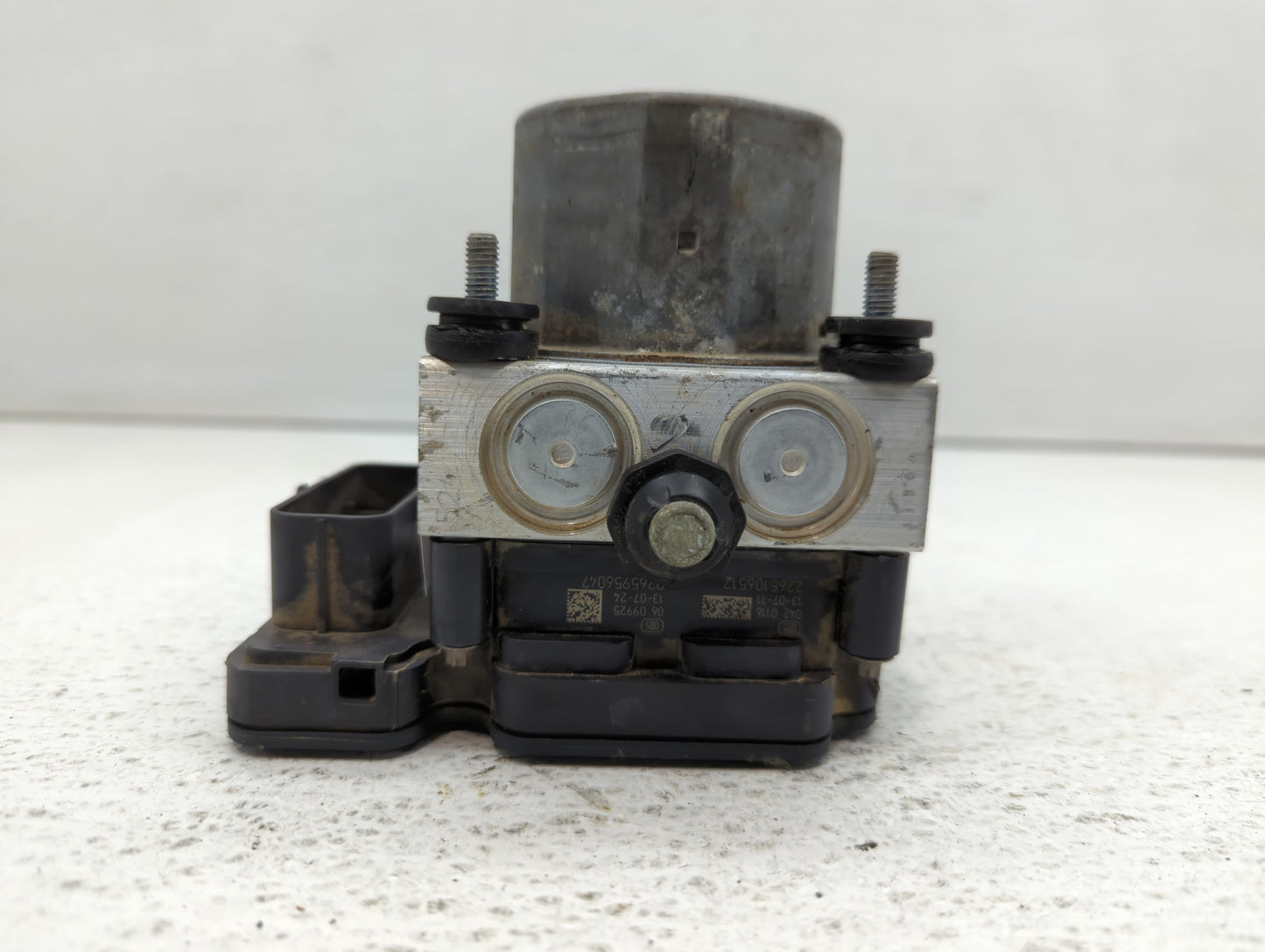 2014-2019 Ford Taurus ABS Pump Control Module Replacement P/N:DG13-2C405-AG DG13-2C405-BA Fits Fits 2014 2015 2016 2017 2018