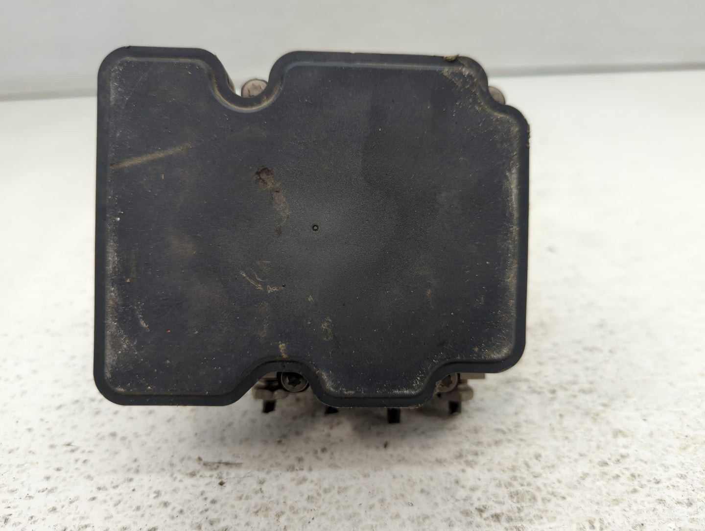 2014-2019 Ford Taurus ABS Pump Control Module Replacement P/N:DG13-2C405-AG DG13-2C405-BA Fits Fits 2014 2015 2016 2017 2018