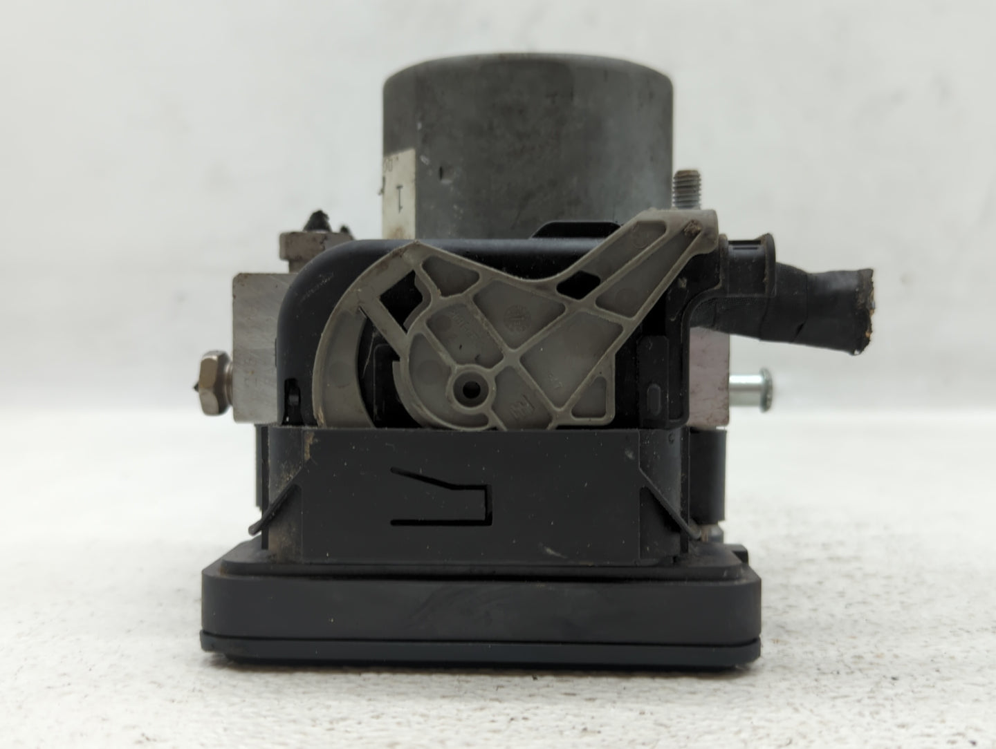 2014-2019 Ford Taurus ABS Pump Control Module Replacement P/N:DG13-2C405-AG Fits Fits 2014 2015 2016 2017 2018 2019 OEM Used