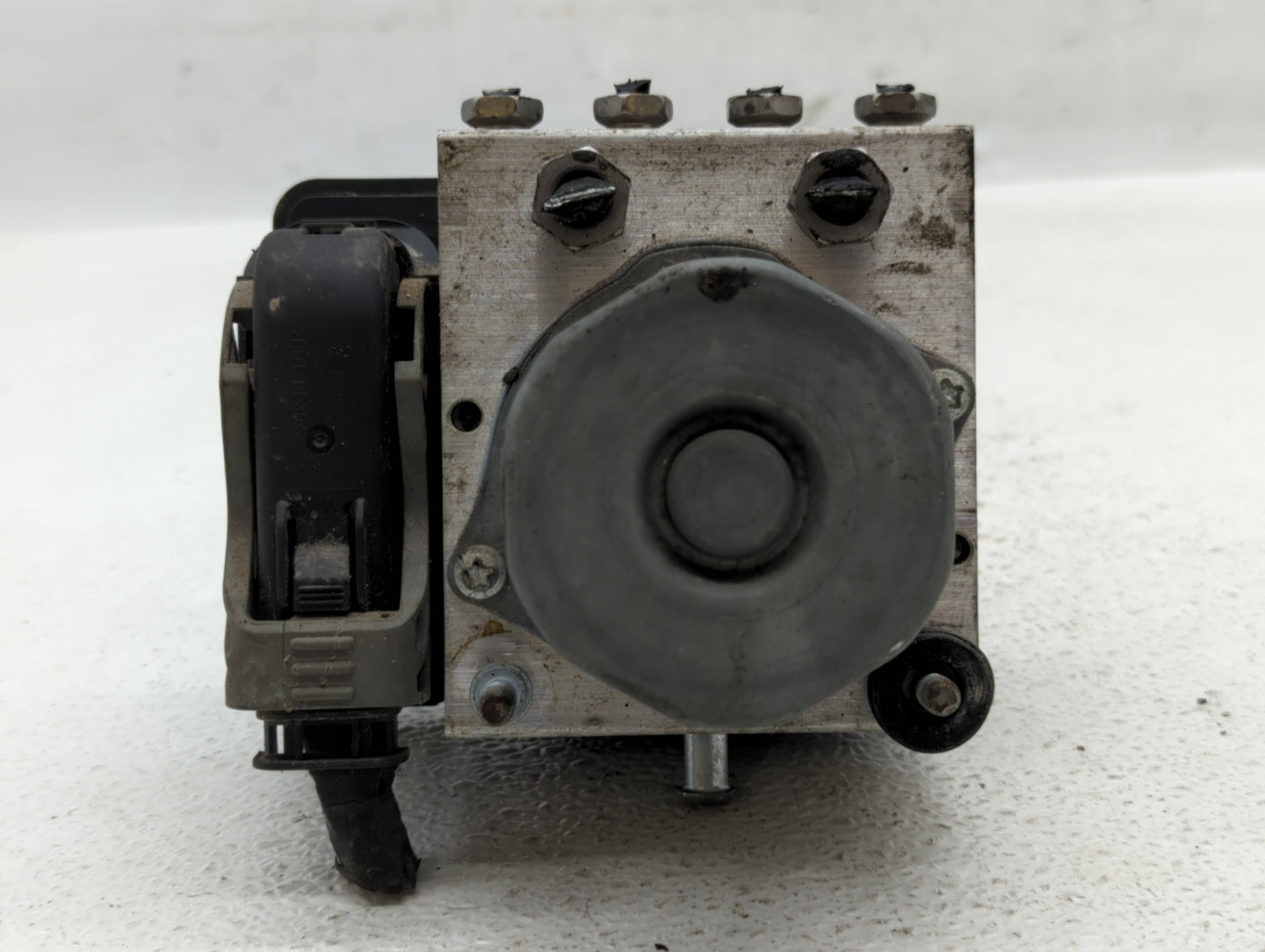 2014-2019 Ford Taurus ABS Pump Control Module Replacement P/N:DG13-2C405-AG Fits Fits 2014 2015 2016 2017 2018 2019 OEM Used