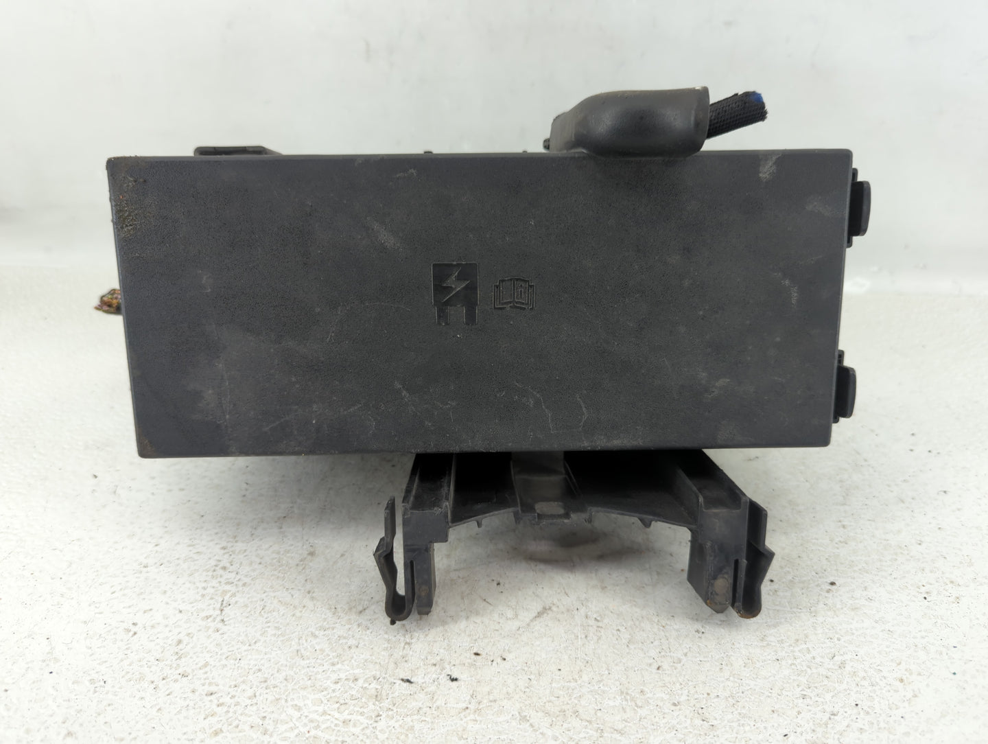 2013-2016 Ford Taurus Fusebox Fuse Box Panel Relay Module P/N:DG1T-14A003-BA Fits Fits 2013 2014 2015 2016 OEM Used Auto Par