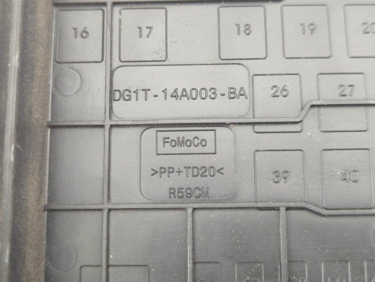 2013-2016 Ford Taurus Fusebox Fuse Box Panel Relay Module P/N:DG1T-14A003-BA Fits Fits 2013 2014 2015 2016 OEM Used Auto Par