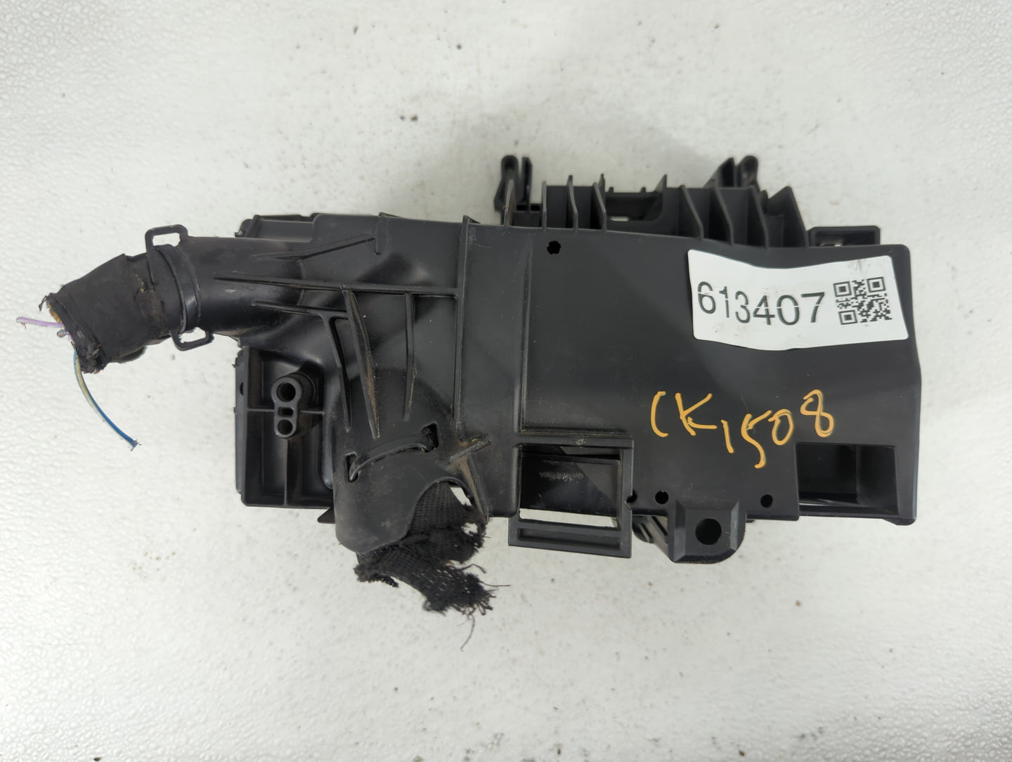 2013-2016 Ford Taurus Fusebox Fuse Box Panel Relay Module P/N:DG1T-14A003-BA Fits Fits 2013 2014 2015 2016 OEM Used Auto Par
