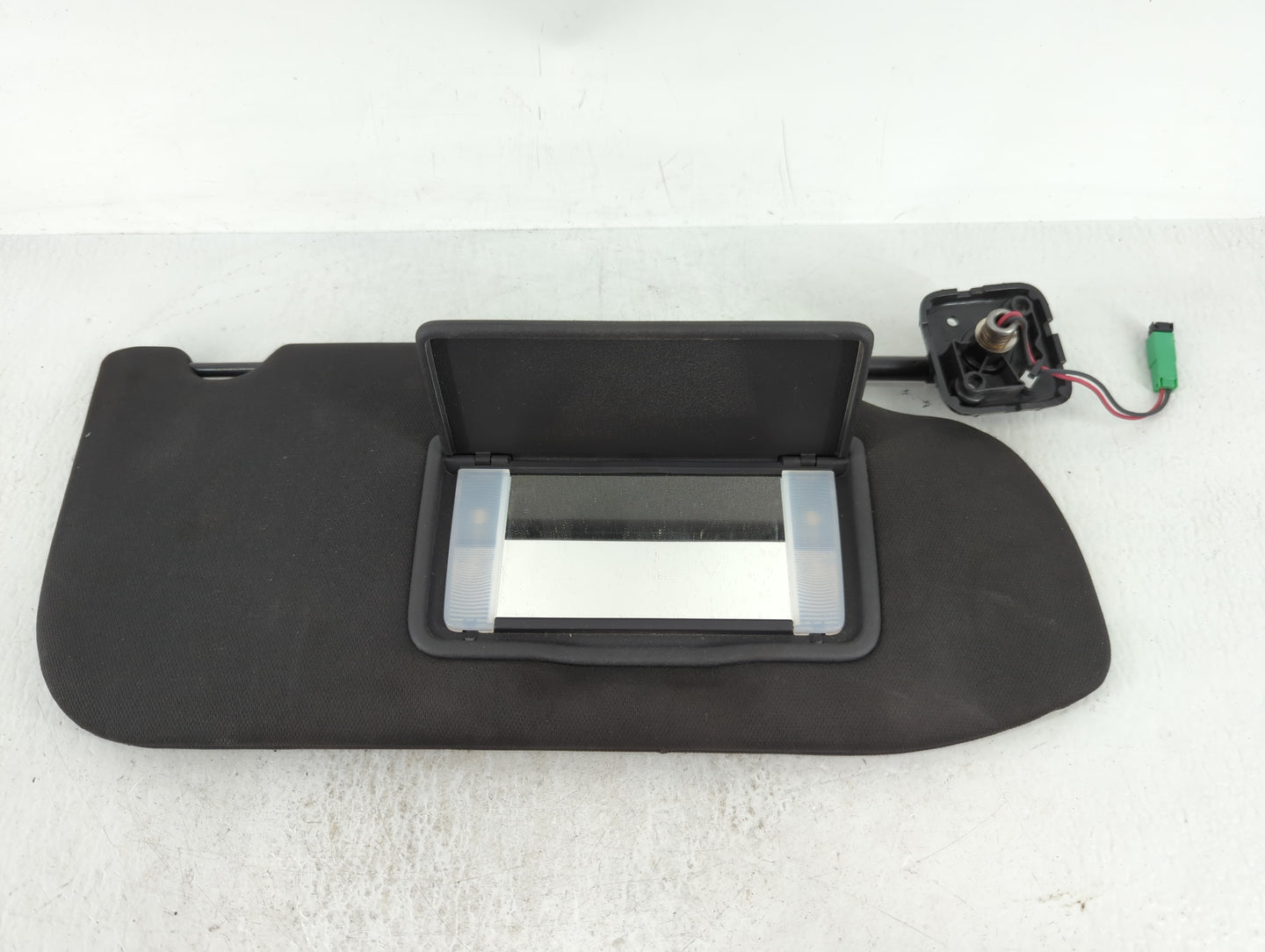 2013-2019 Ford Taurus Sun Visor Shade Replacement Passenger Right Mirror Fits OEM Used Auto Parts - Oemusedautoparts1.com